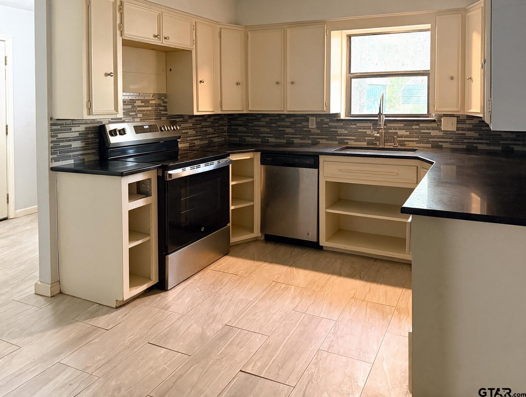 9760 Cherokee Trail