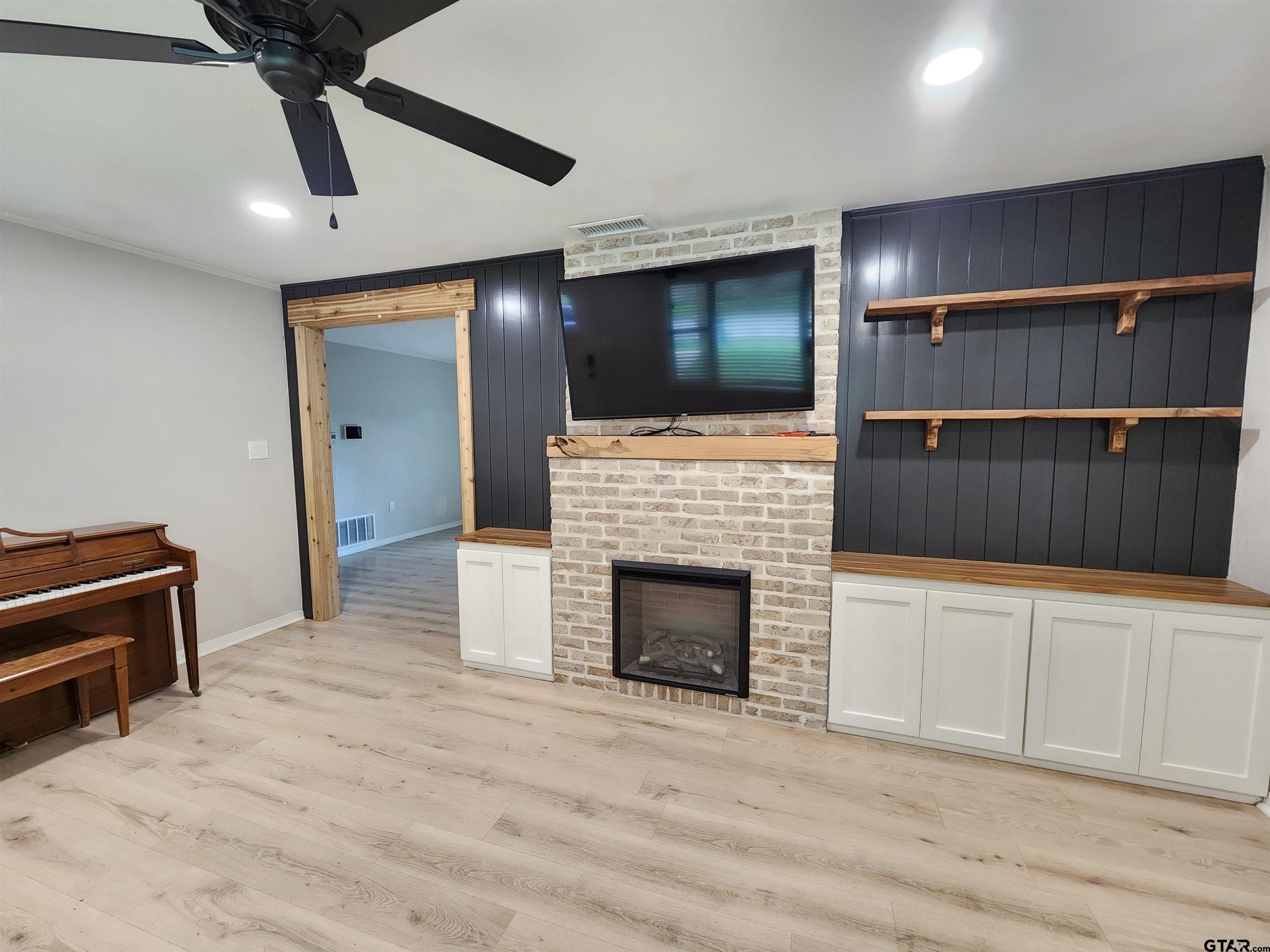 211 BETTS
