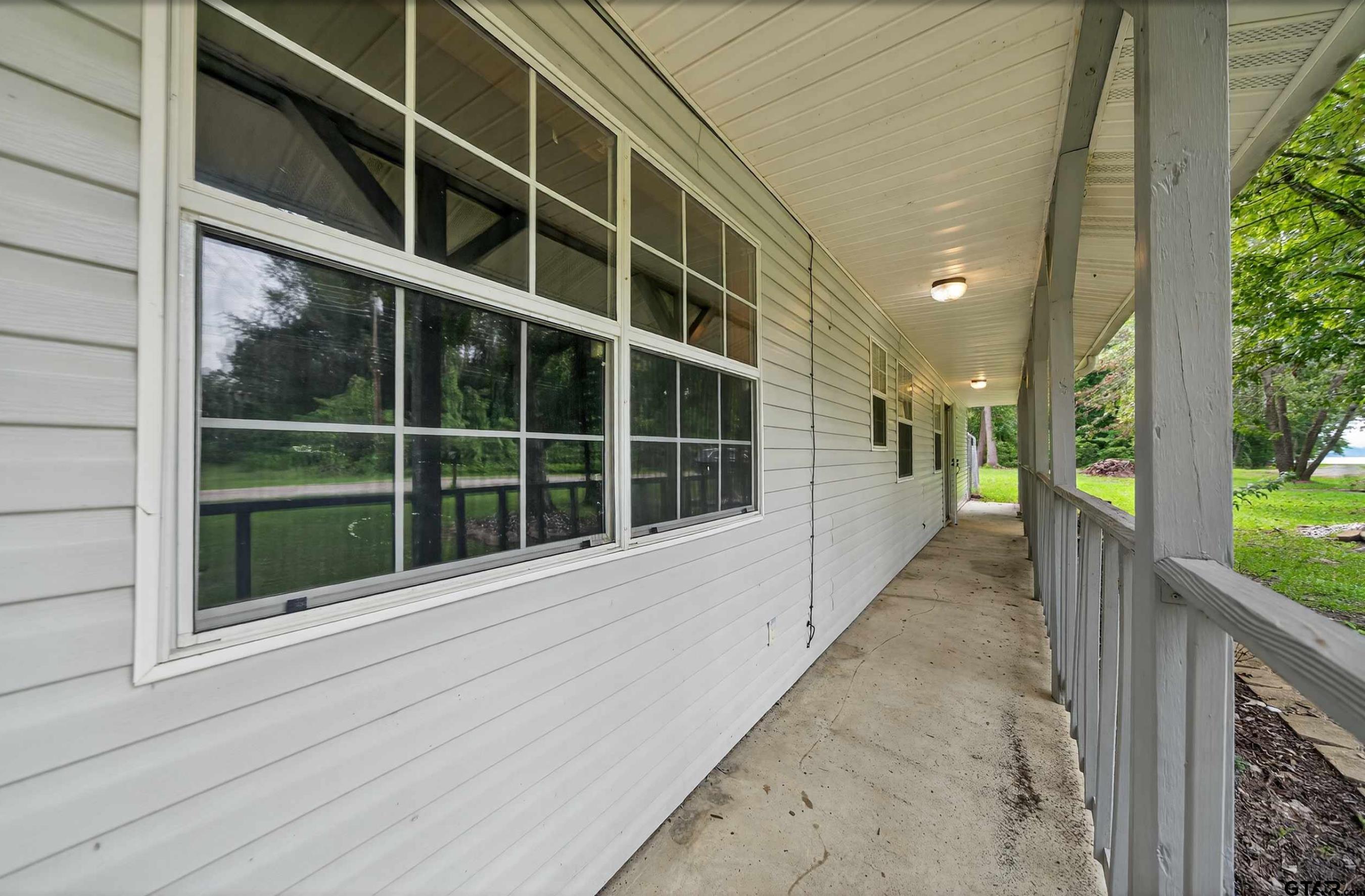887 Janis Dr.