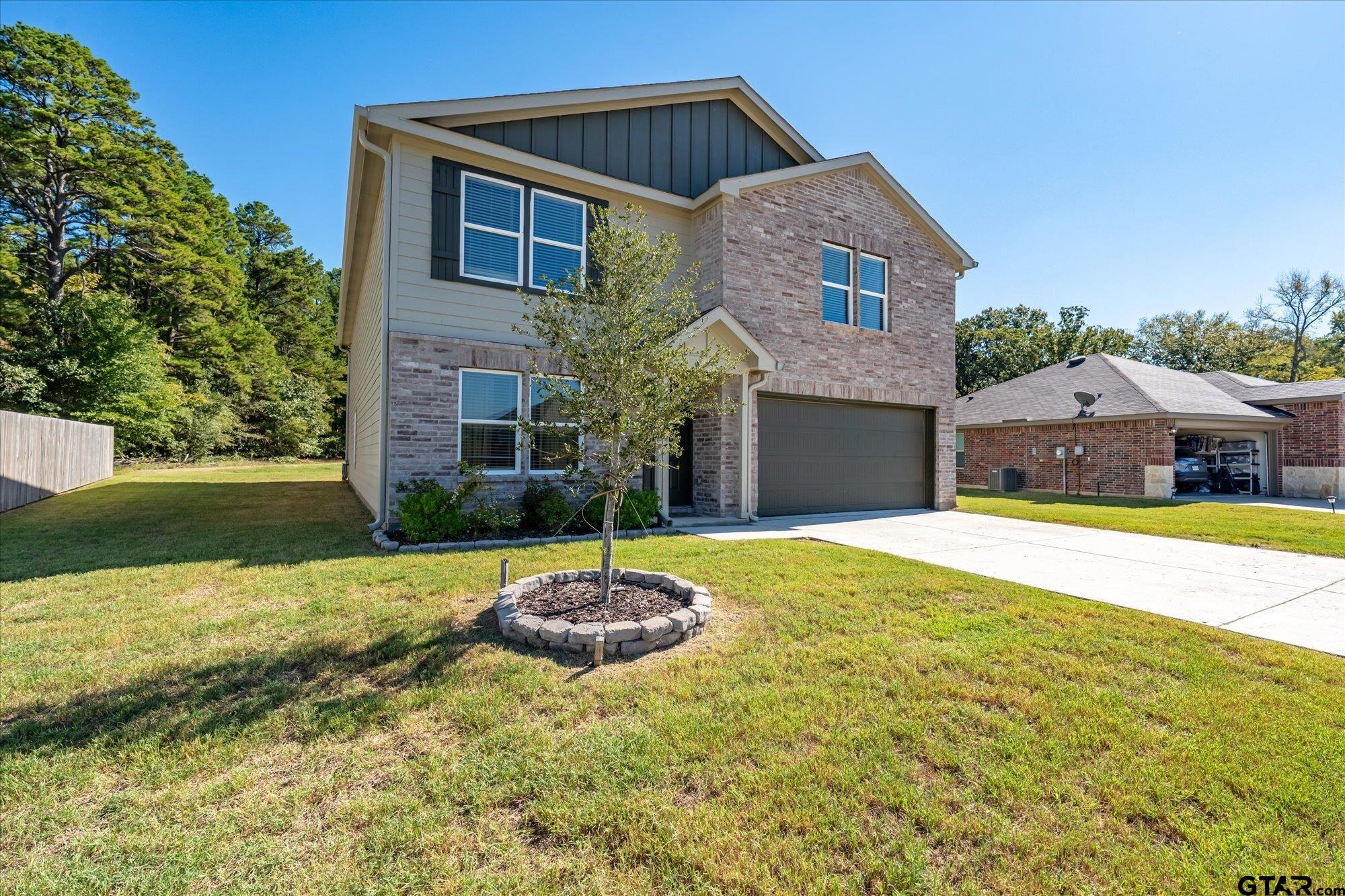 1206 River Oaks Ln