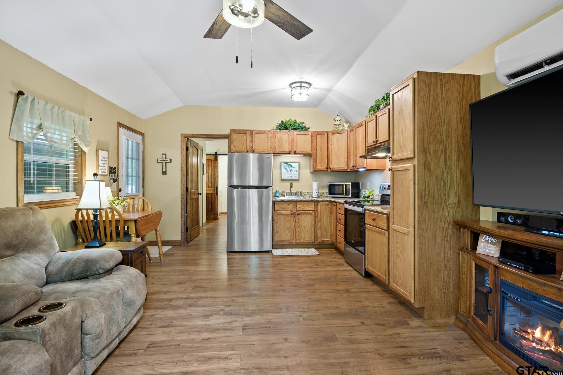 119 Private Road 52614