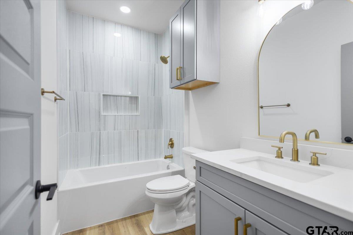 228 S Fenton Ave.