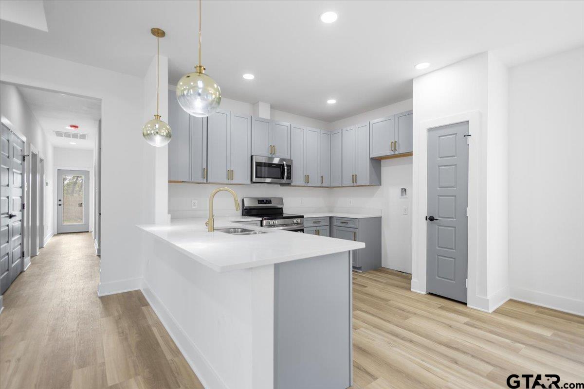 228 S Fenton Ave.