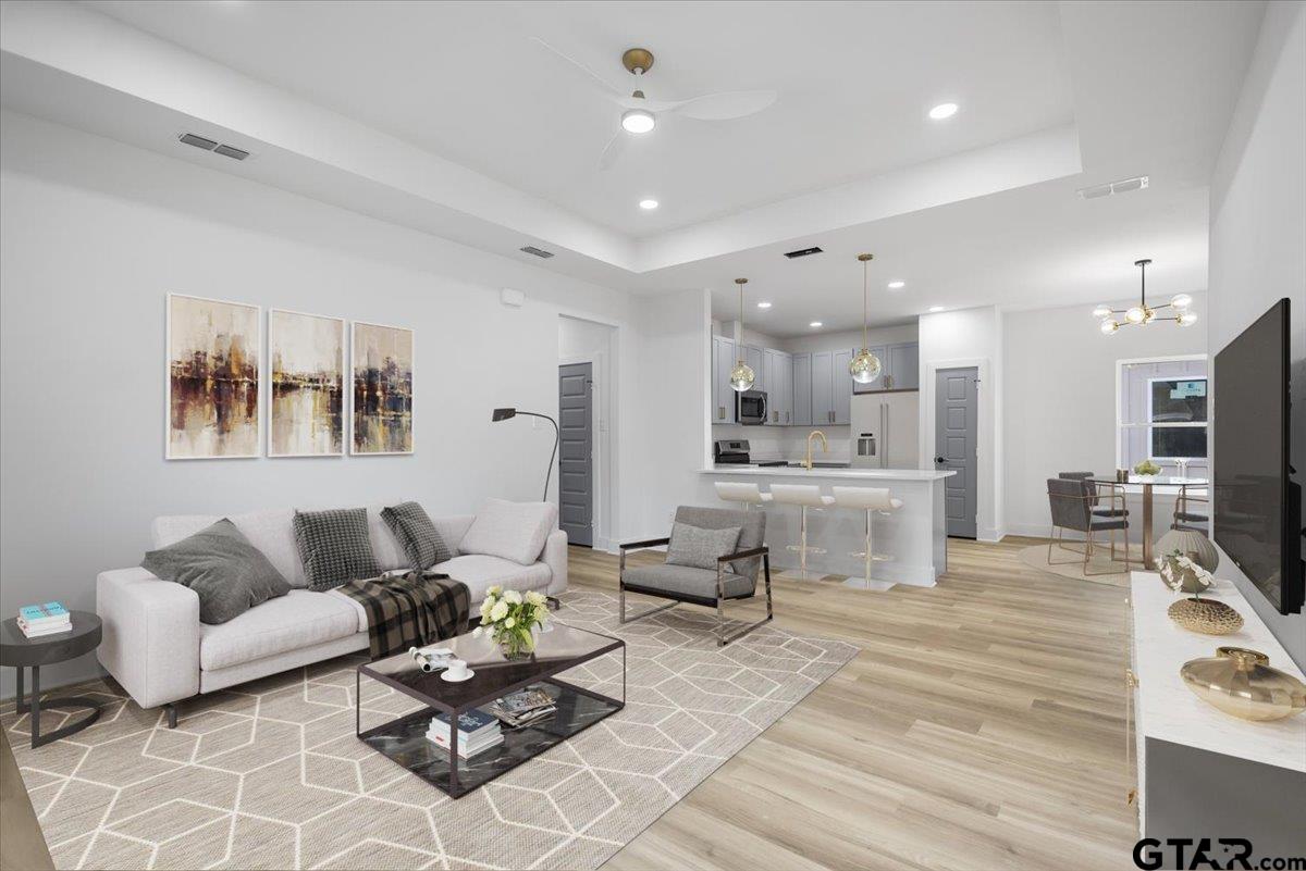 228 S Fenton Ave.