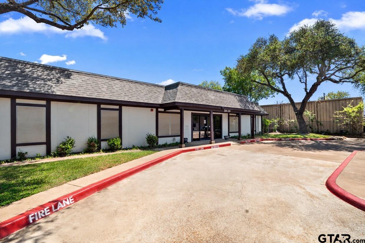 5620 Rowlett Road