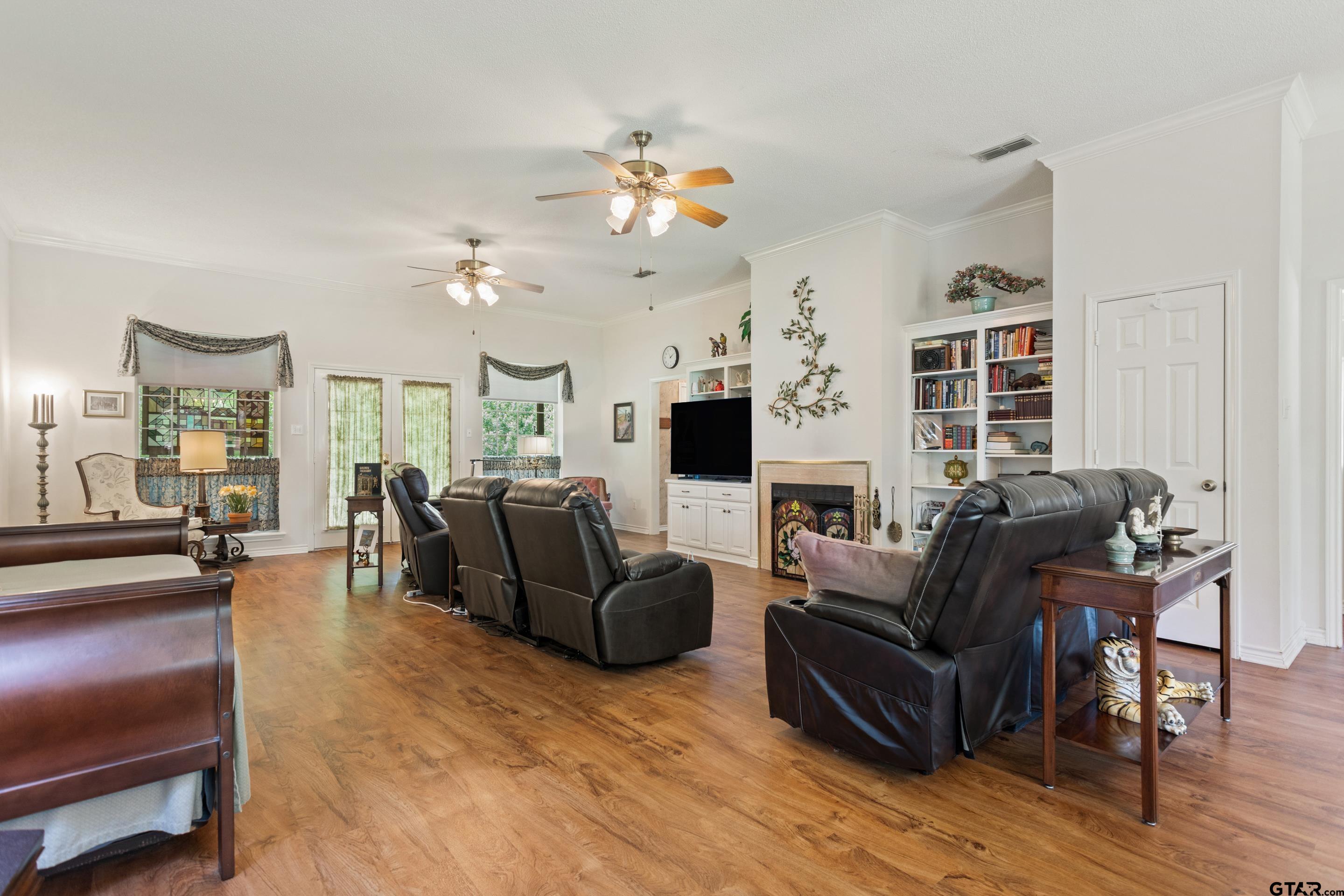 212 E Hideaway Lane