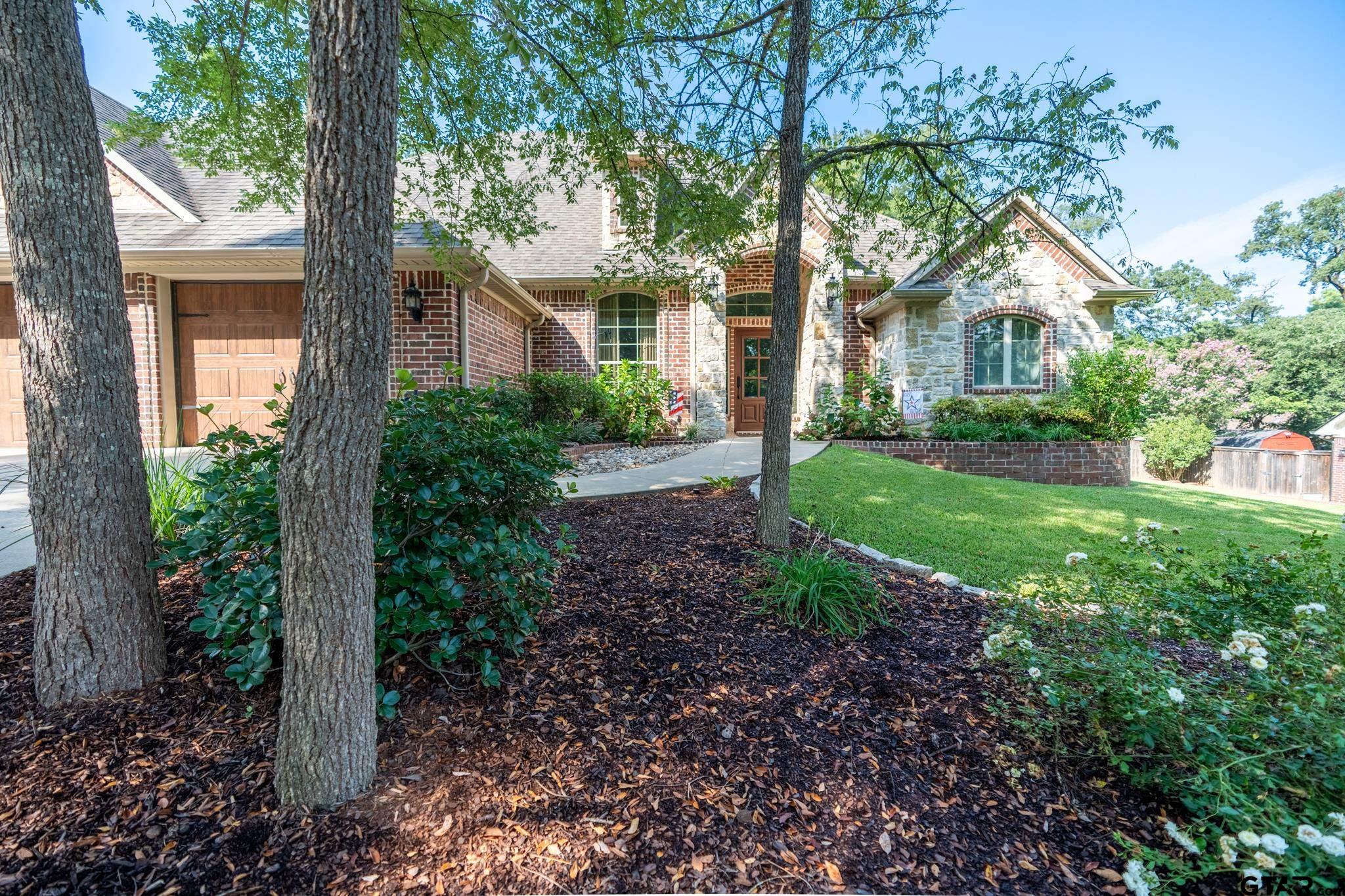 23618 Lakeview Dr