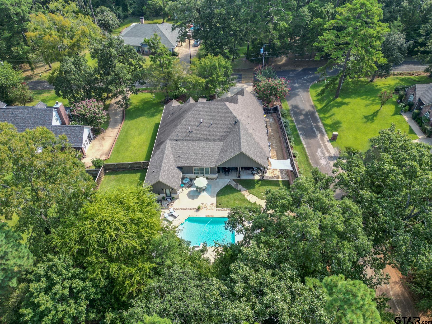 23618 Lakeview Dr