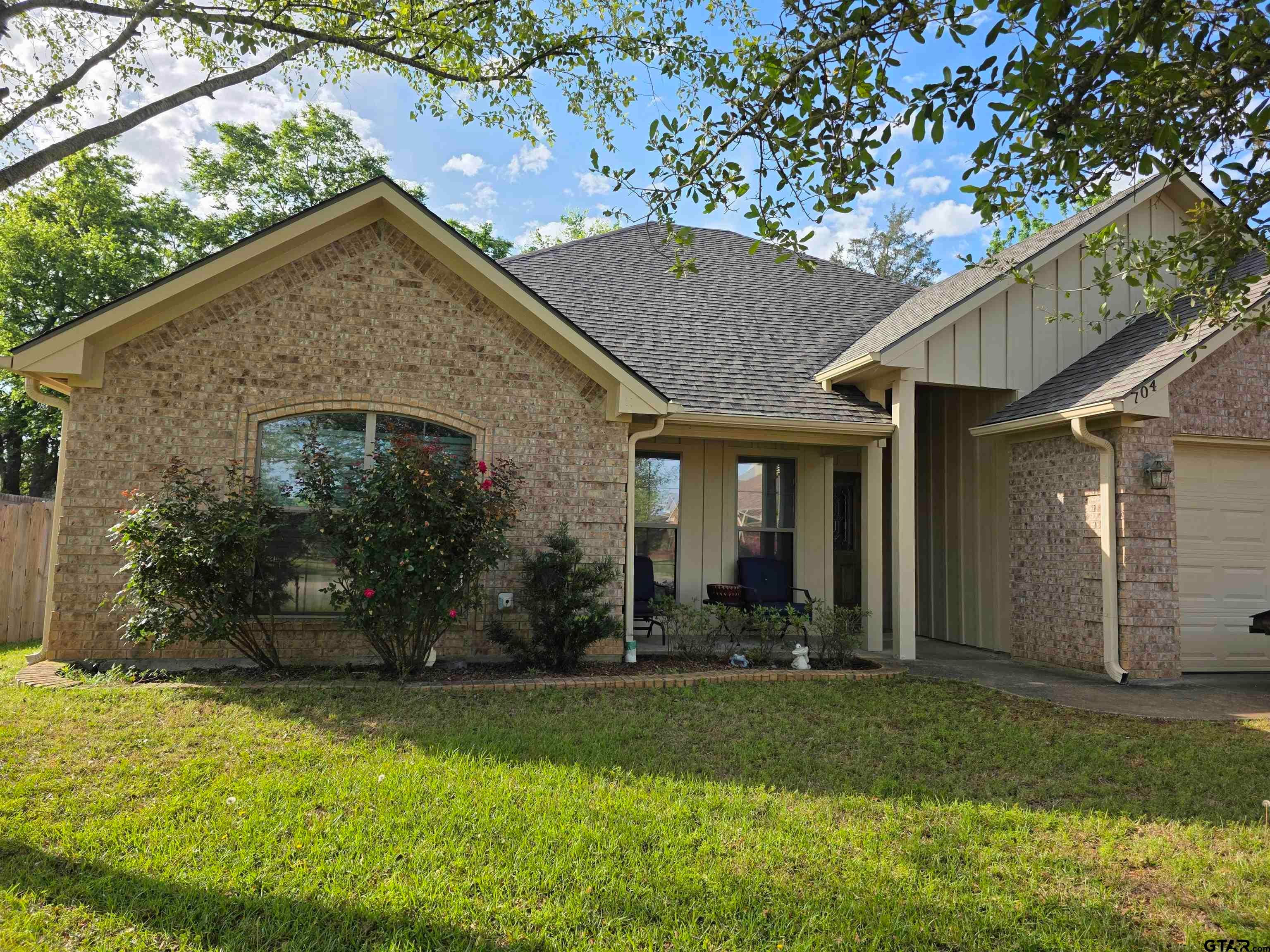 704 Windover Ln