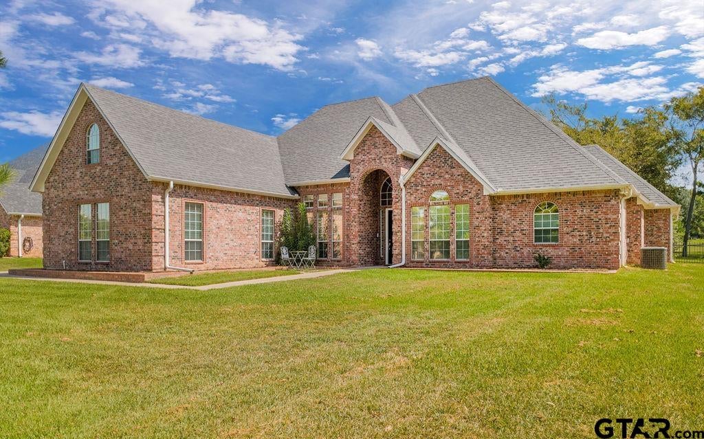 209 Clubview