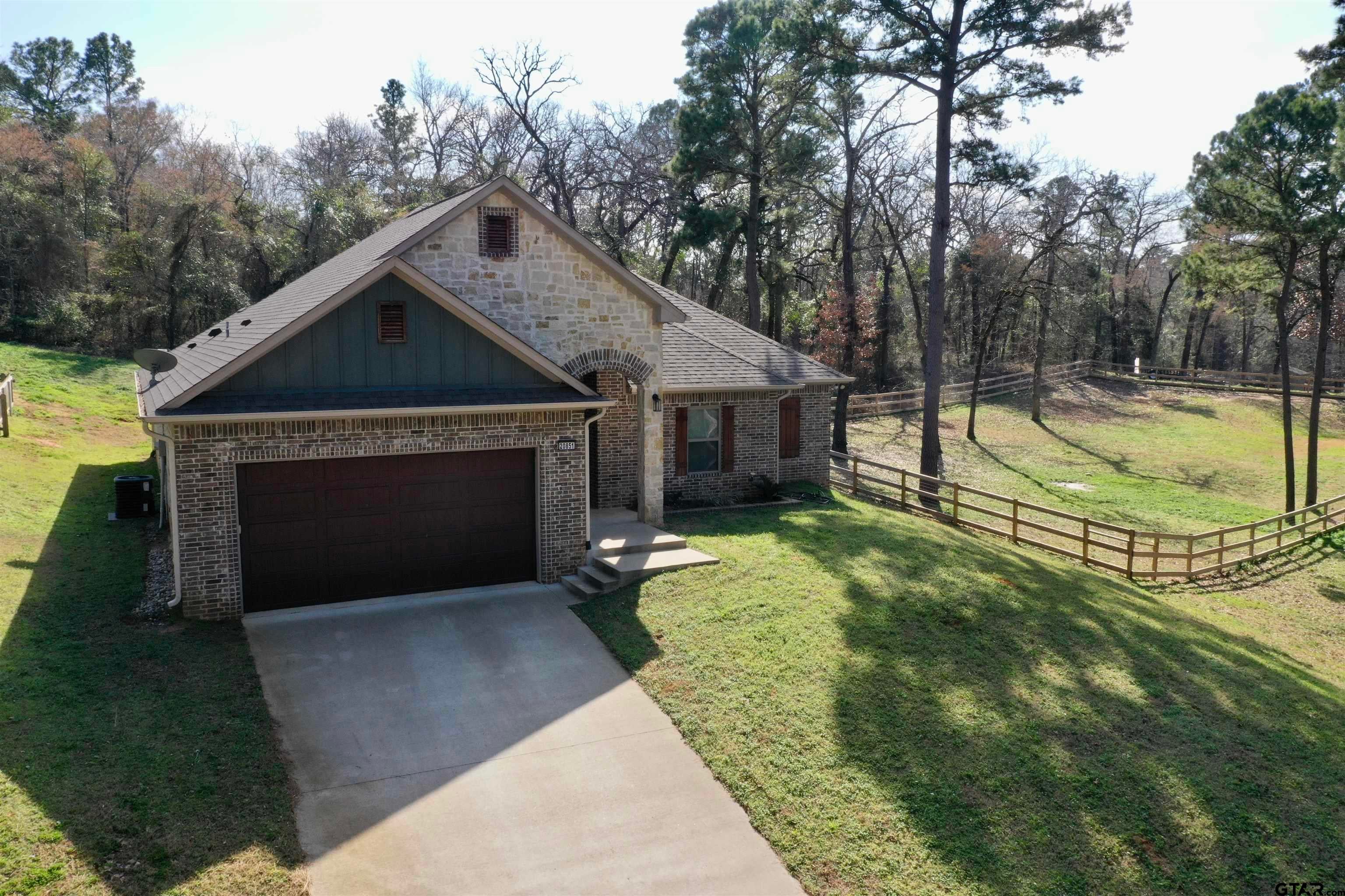 20851 Lakeview Dr.
