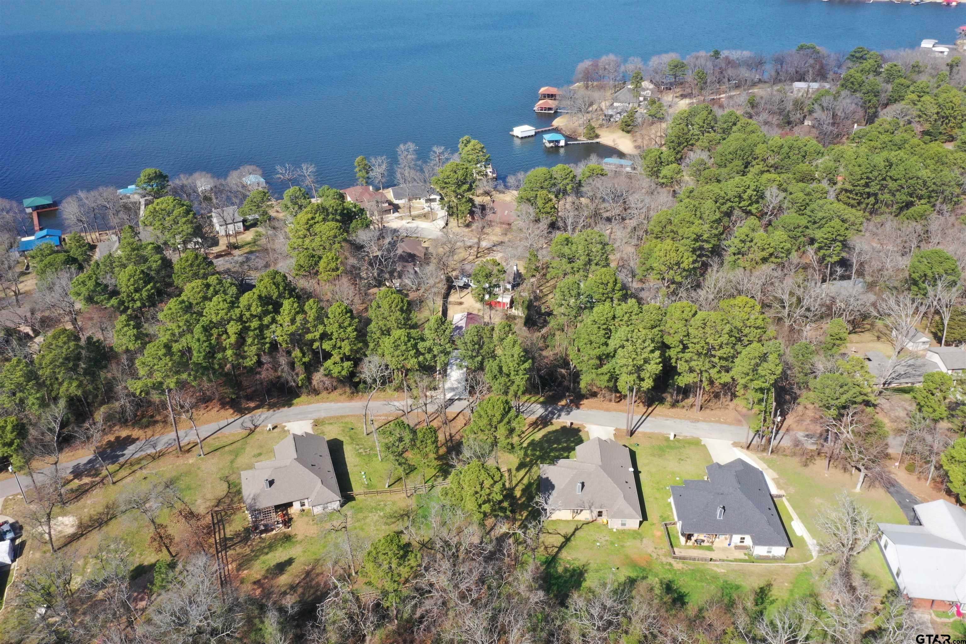 20851 Lakeview Dr.
