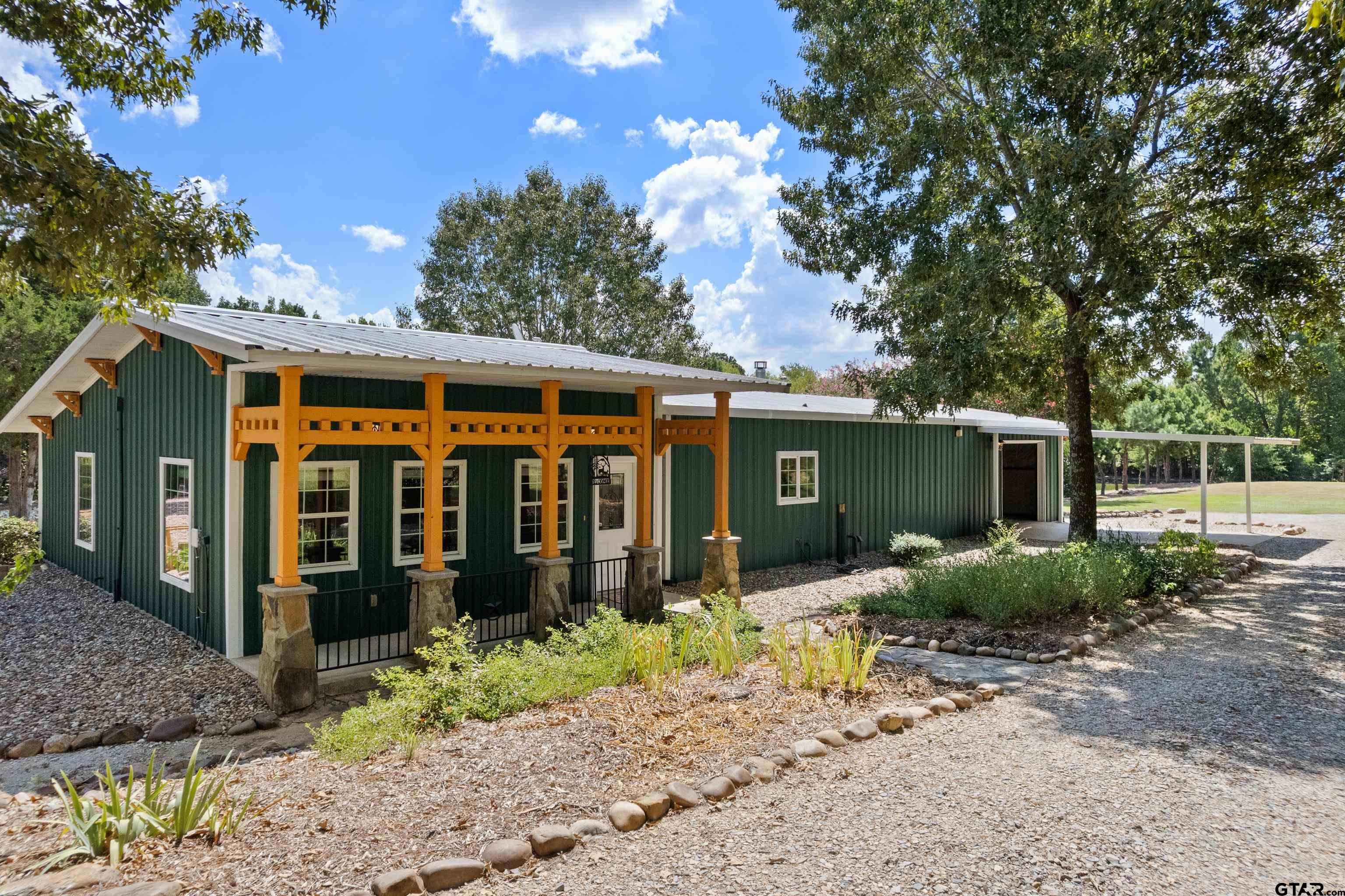 1562 SE County Road 4115