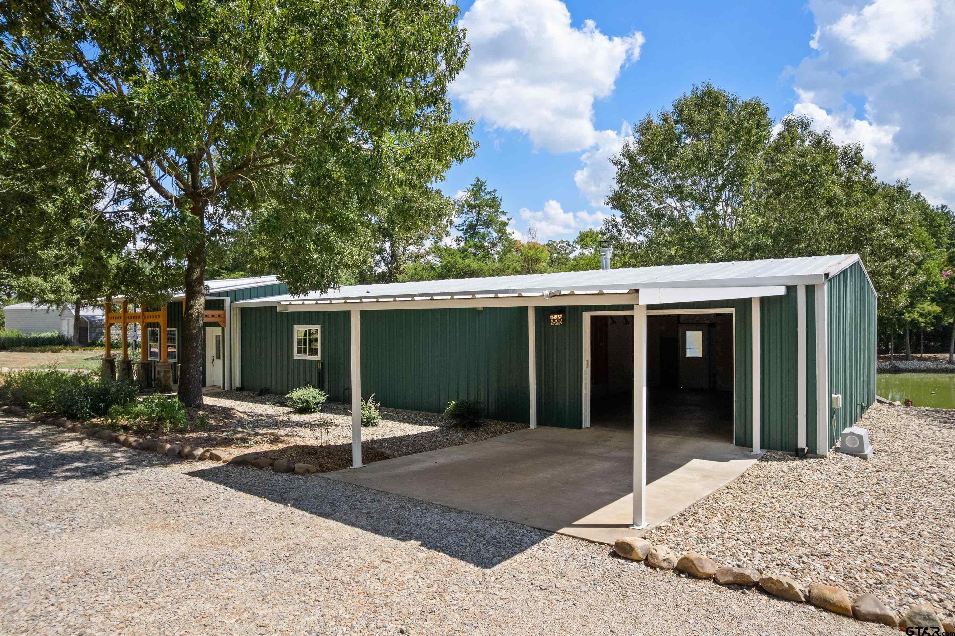 1562 SE County Road 4115