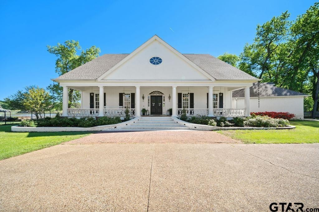 320 Hines Crossing