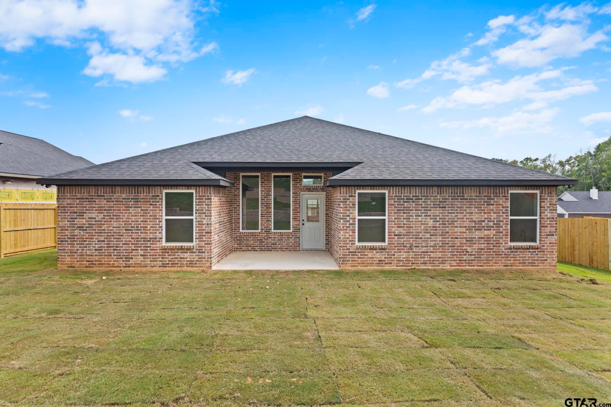 16510 Crossing Circle