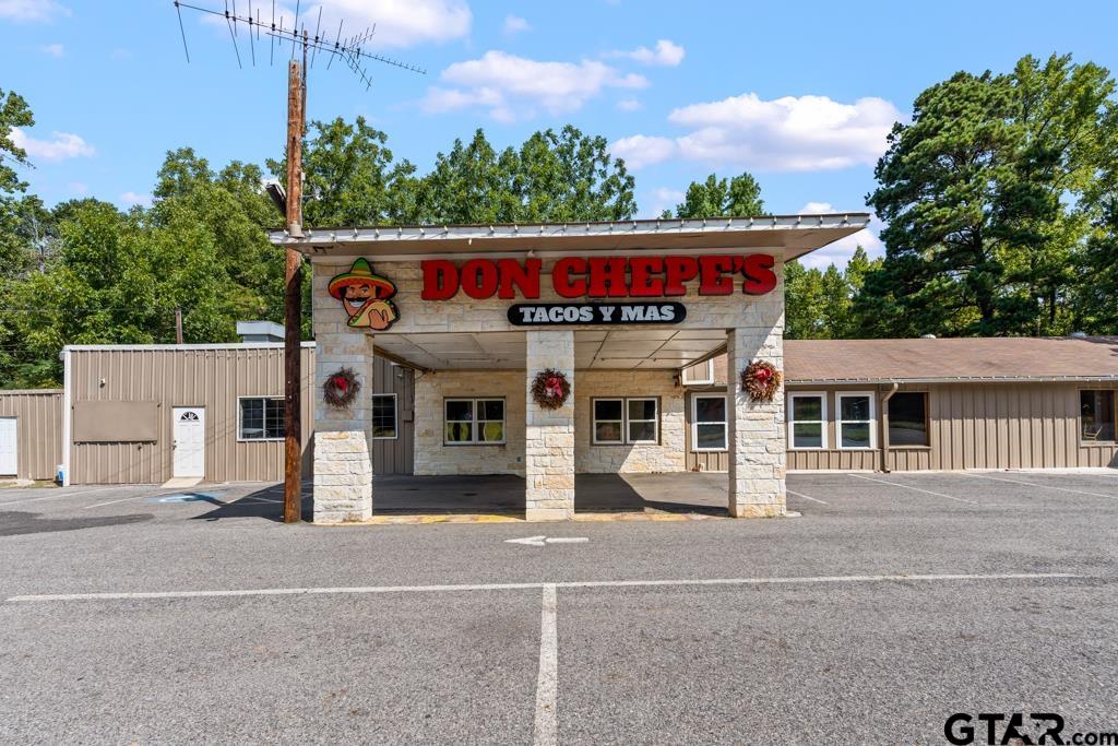 613 E Highway 31