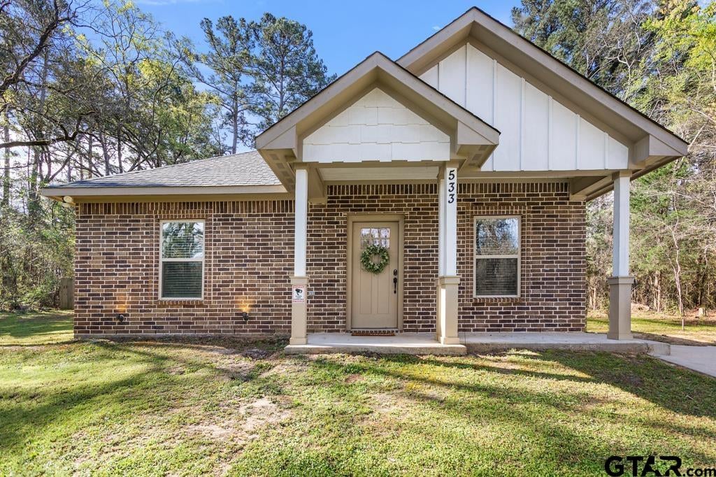 533 Caroline Ln.
