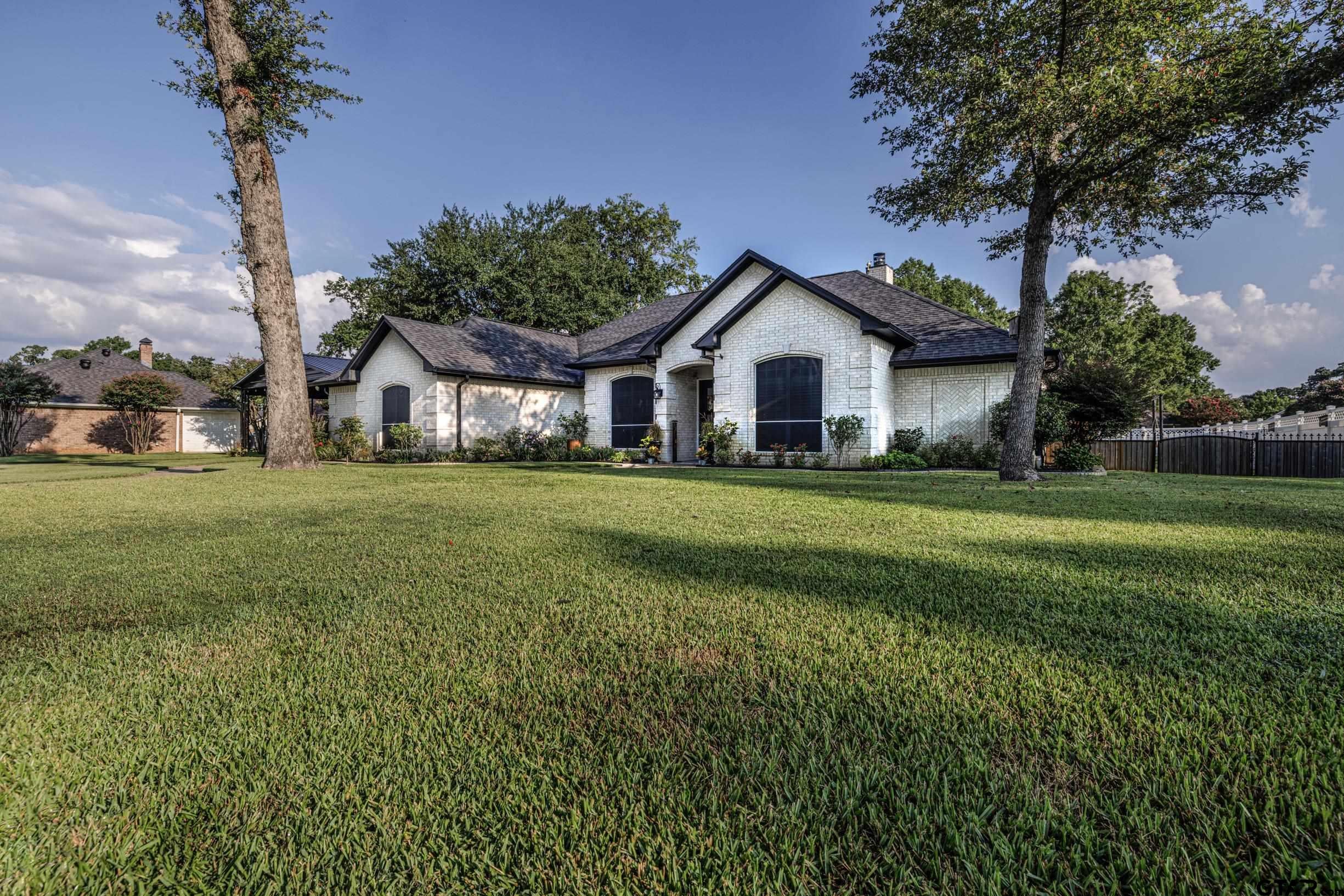 106 Graham Ln