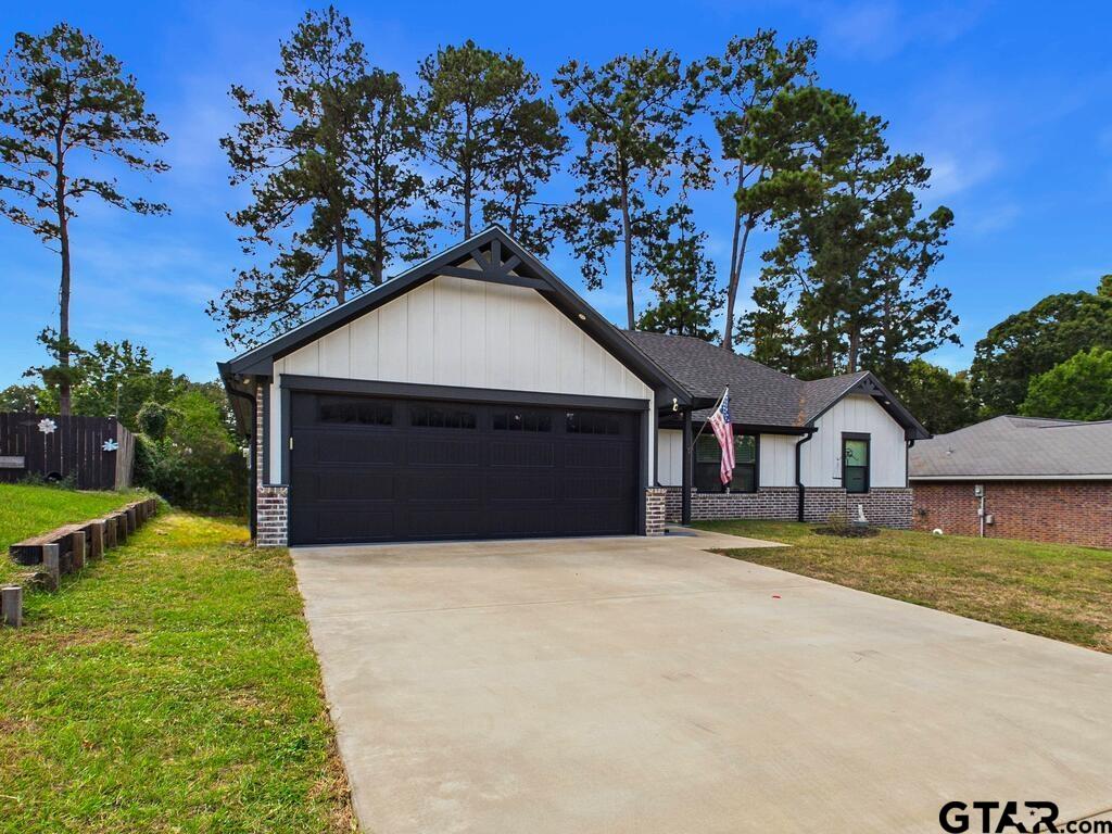 809 Scarlet Oak Street