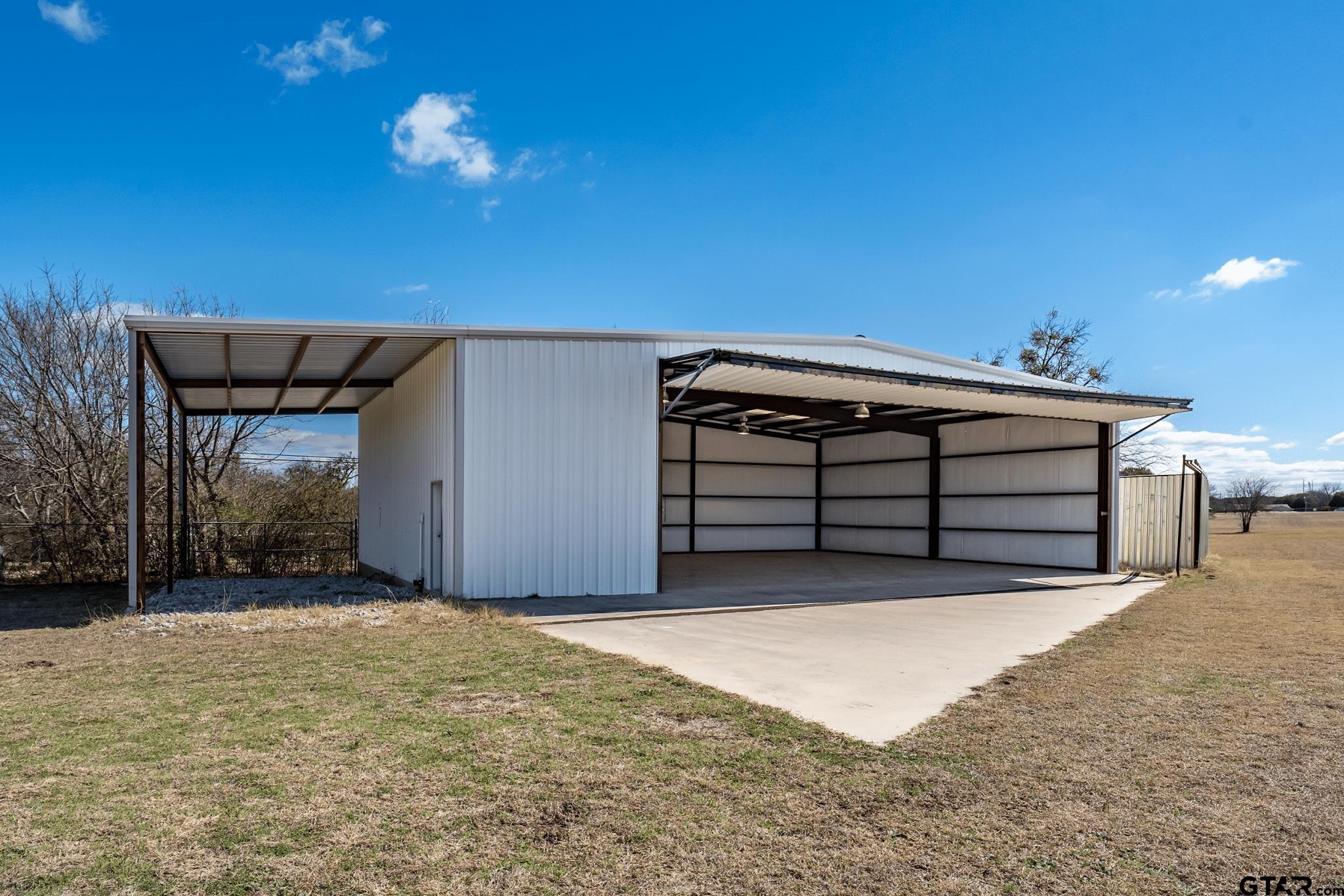 470 County Road 1812