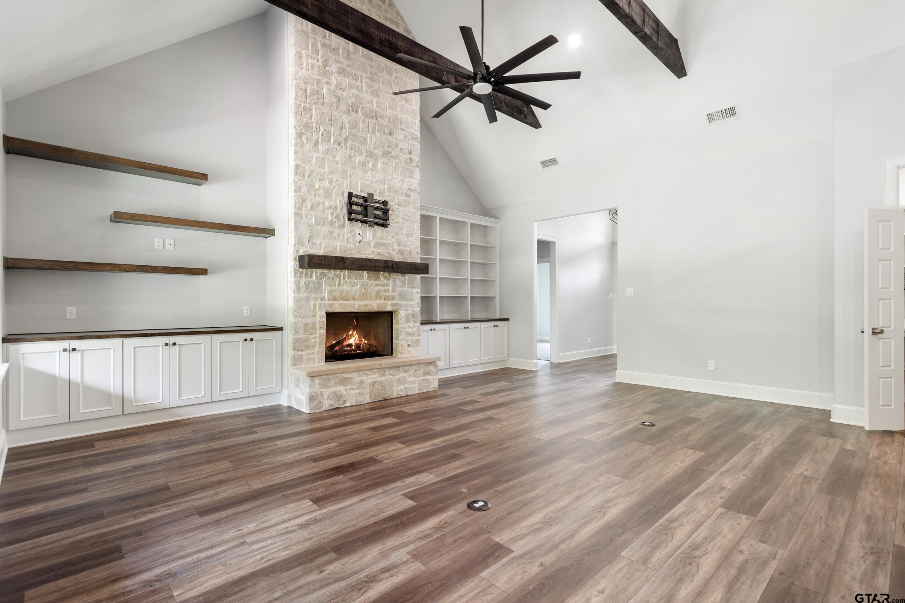 2635 Oak Creek Blvd.
