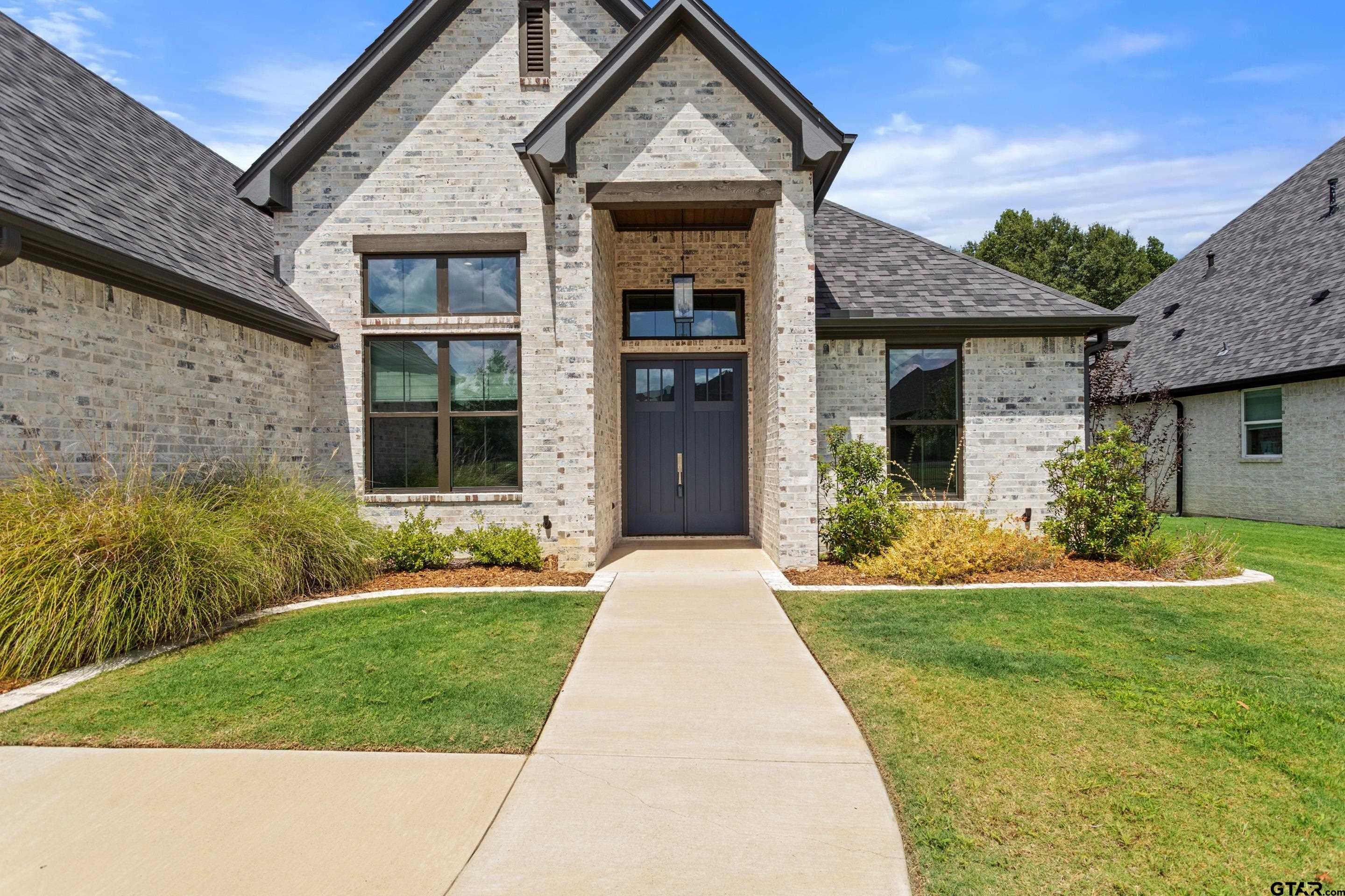 2635 Oak Creek Blvd.