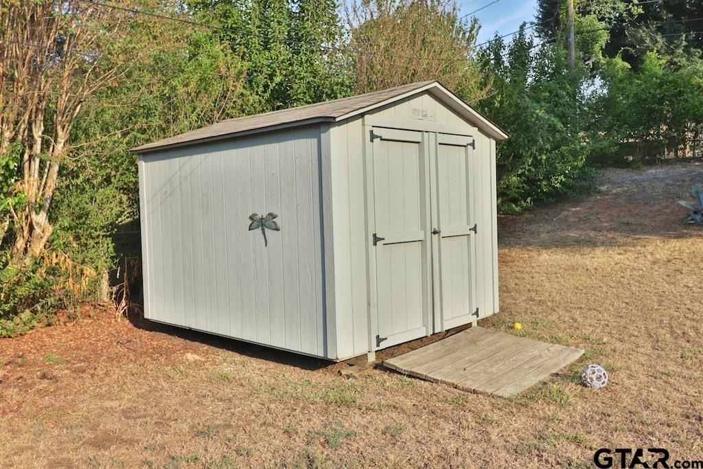 2402 Sampson Drive