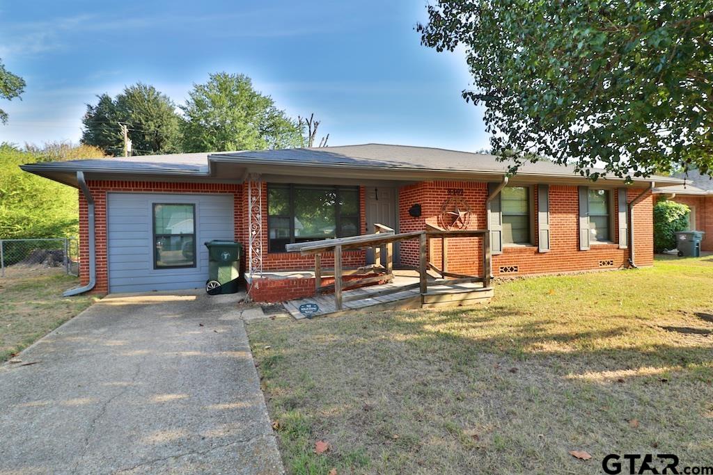 2402 Sampson Drive