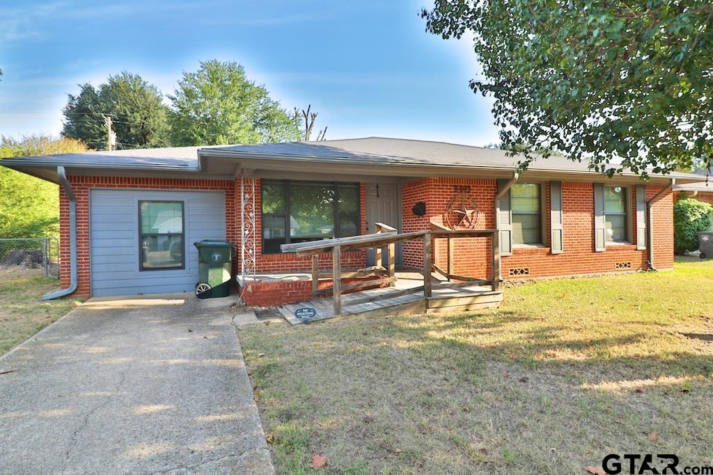 2402 Sampson Drive