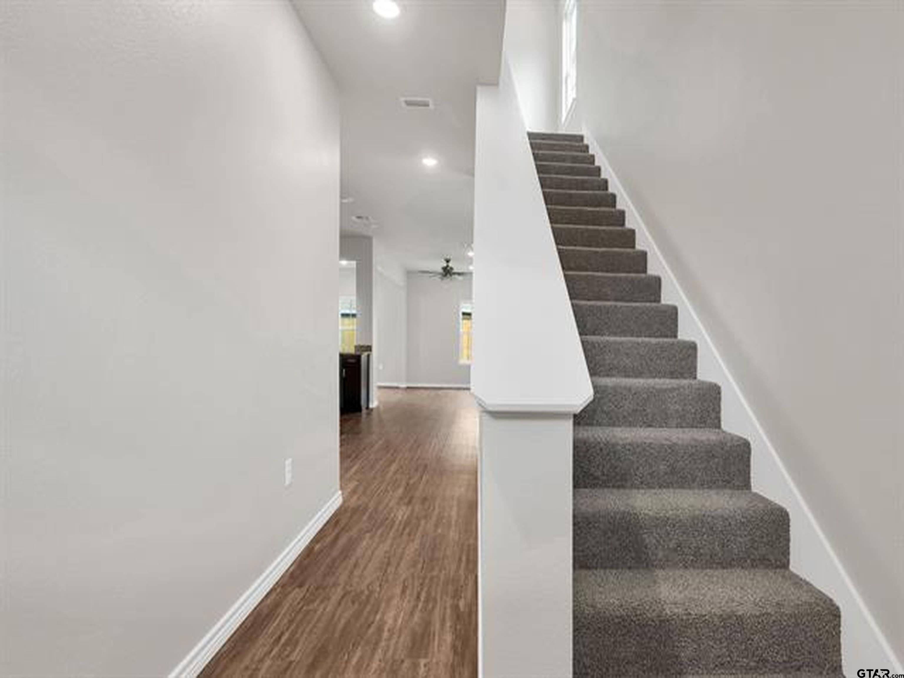163/165 Village North Cir