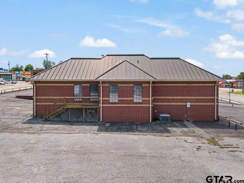 112 US Hwy 271