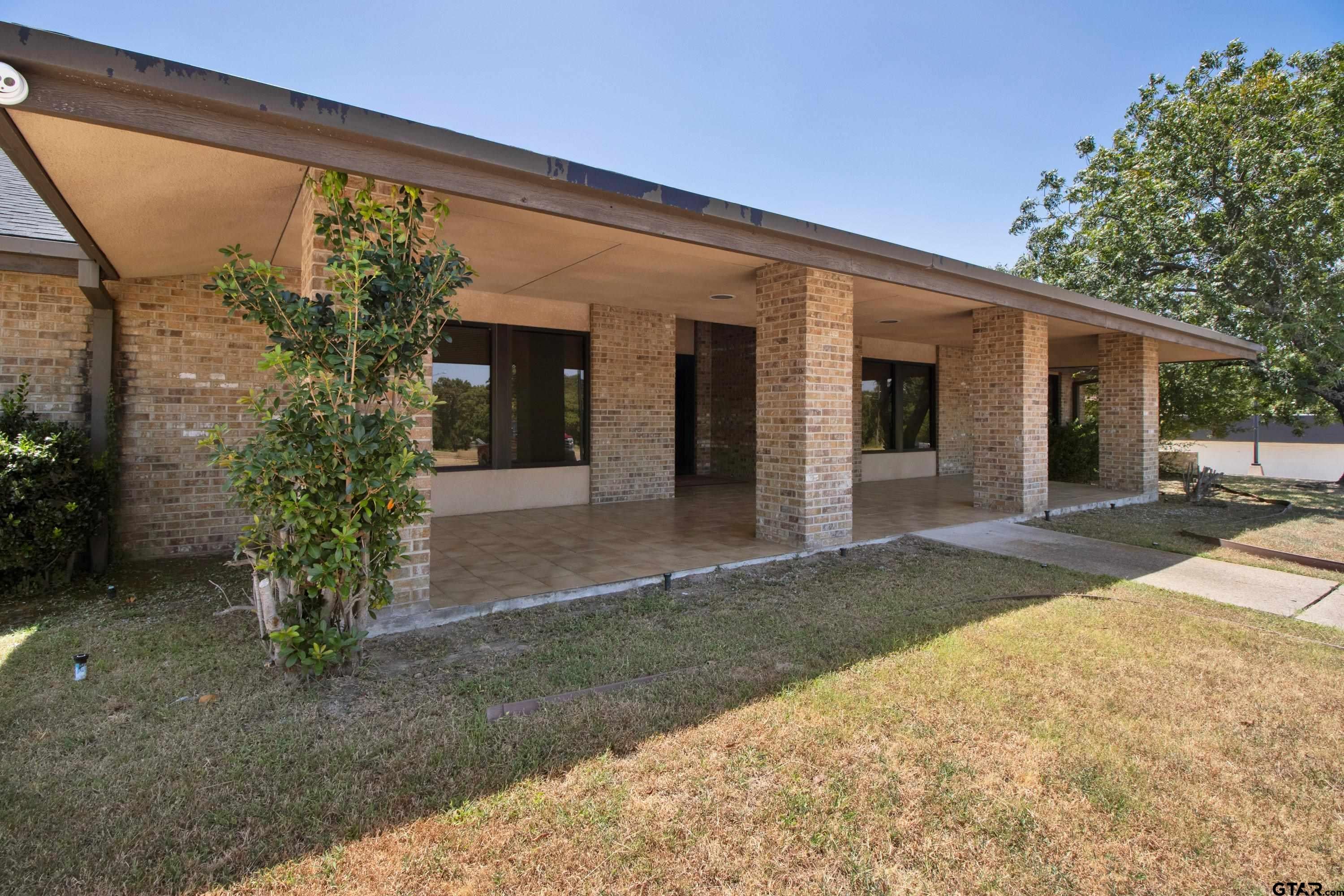 3210 W Northwest loop 323
