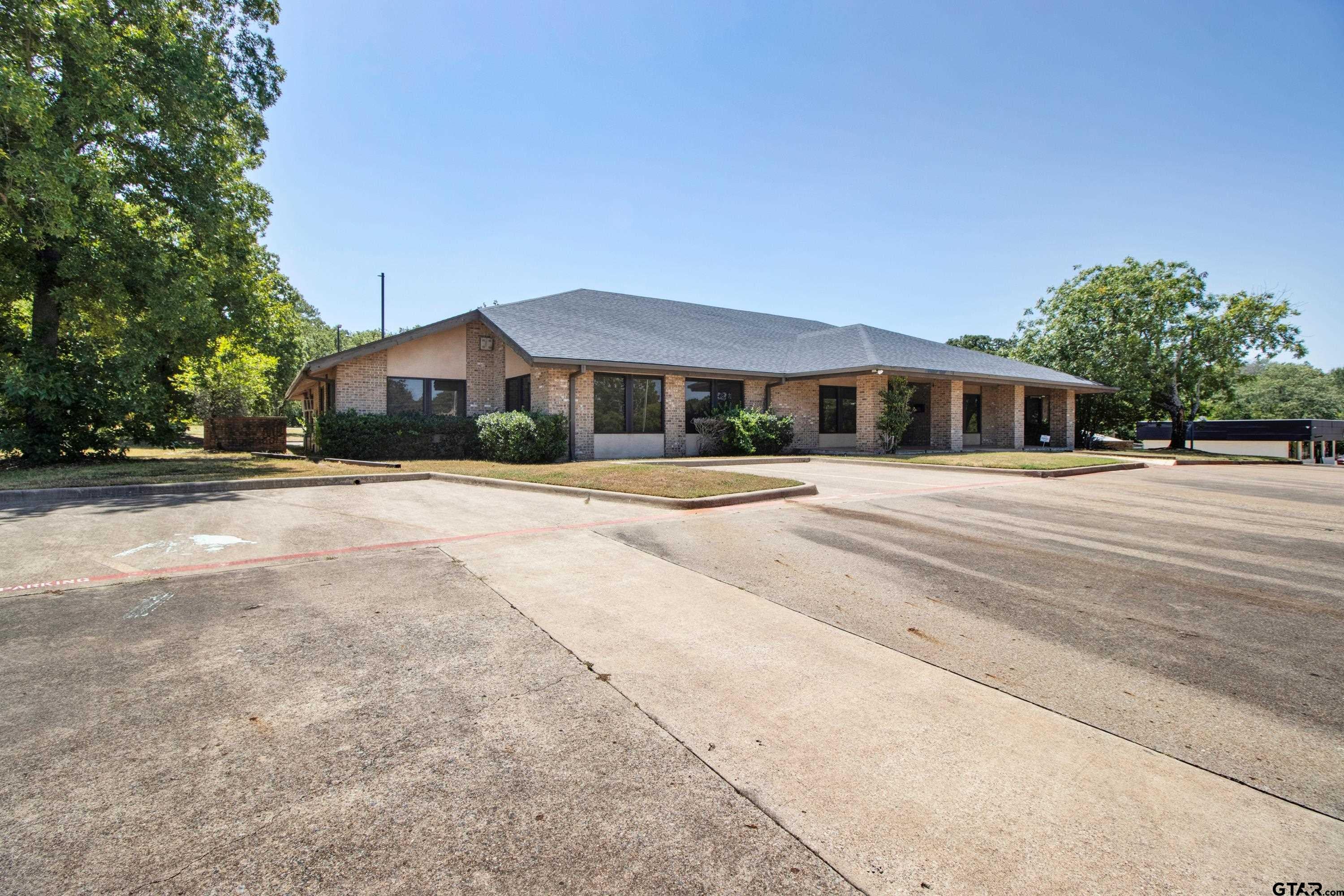 3210 W Northwest loop 323
