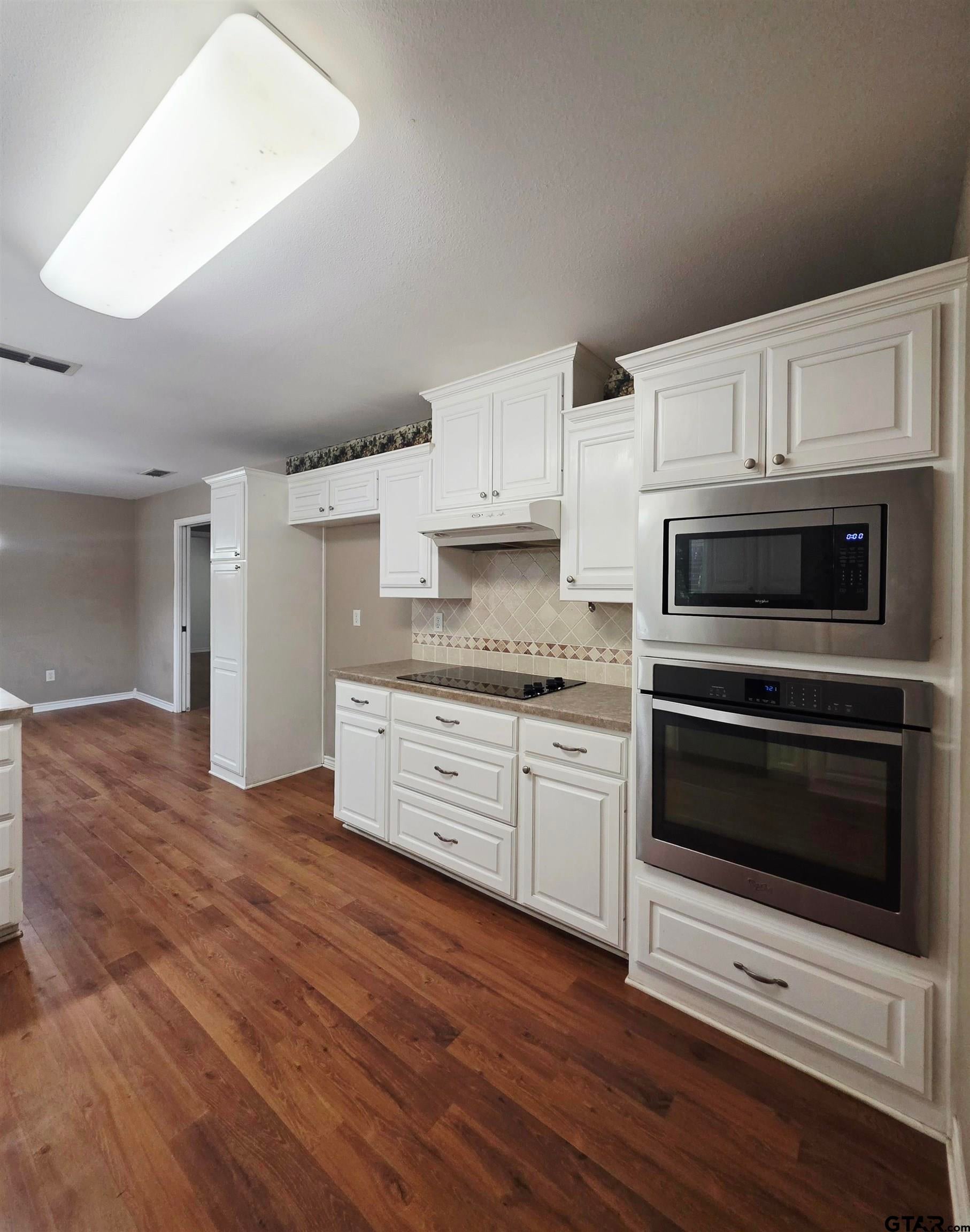 1304 N Whatley