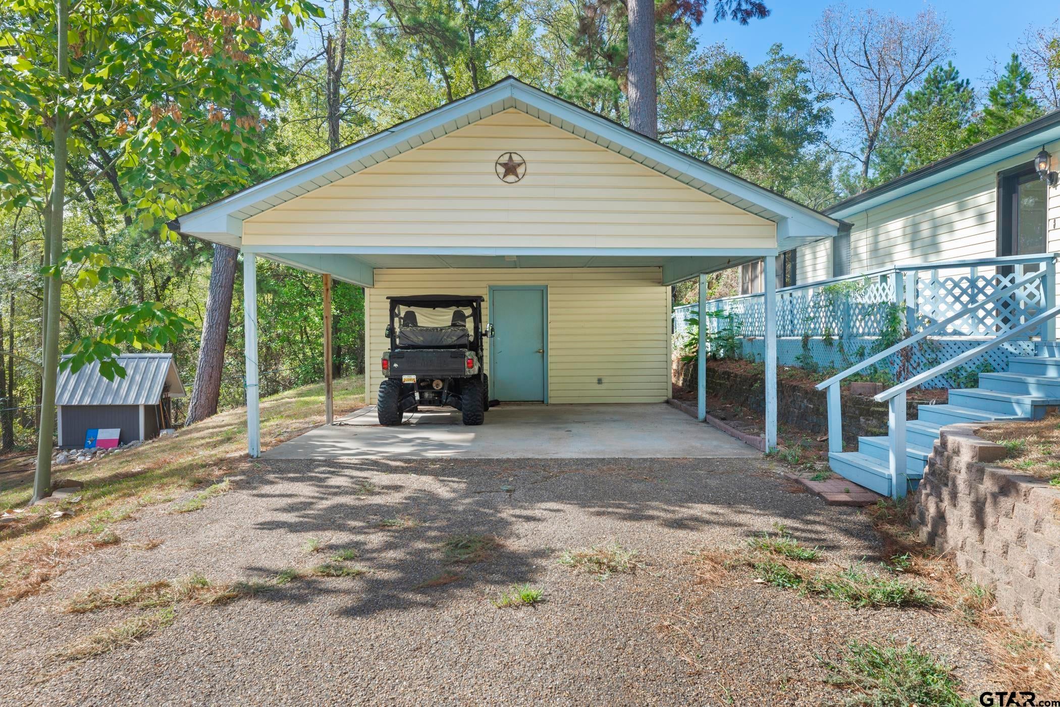 1656 Pineview Ln