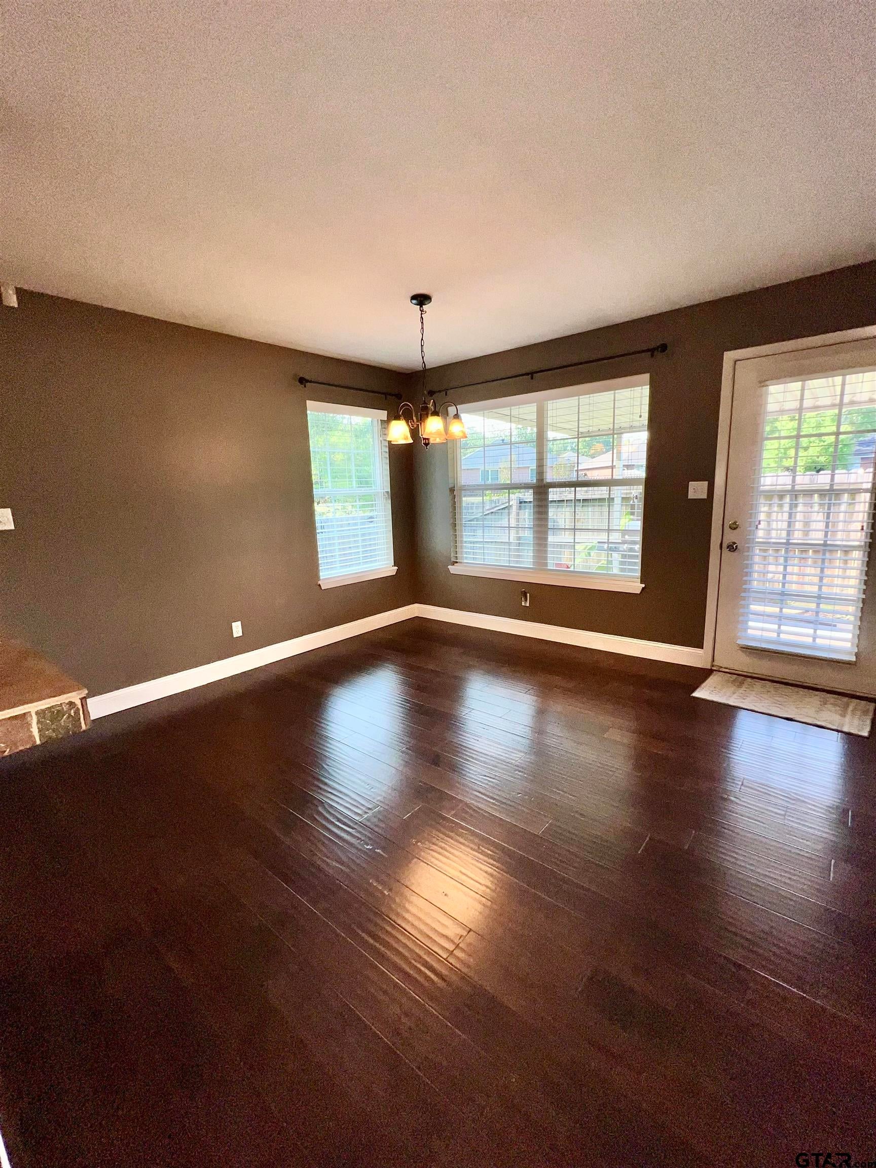 302 Willowbrook Lane