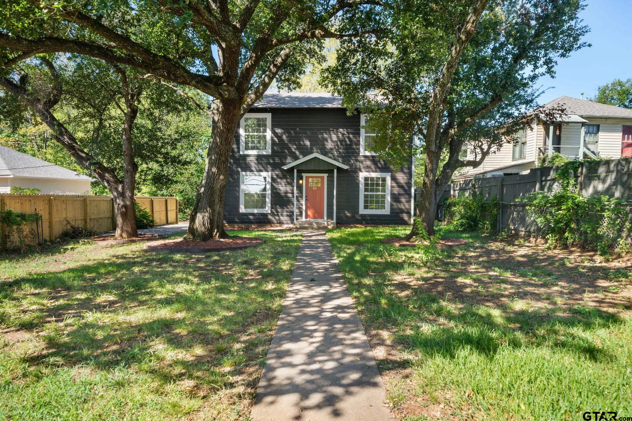 829 S College Ave
