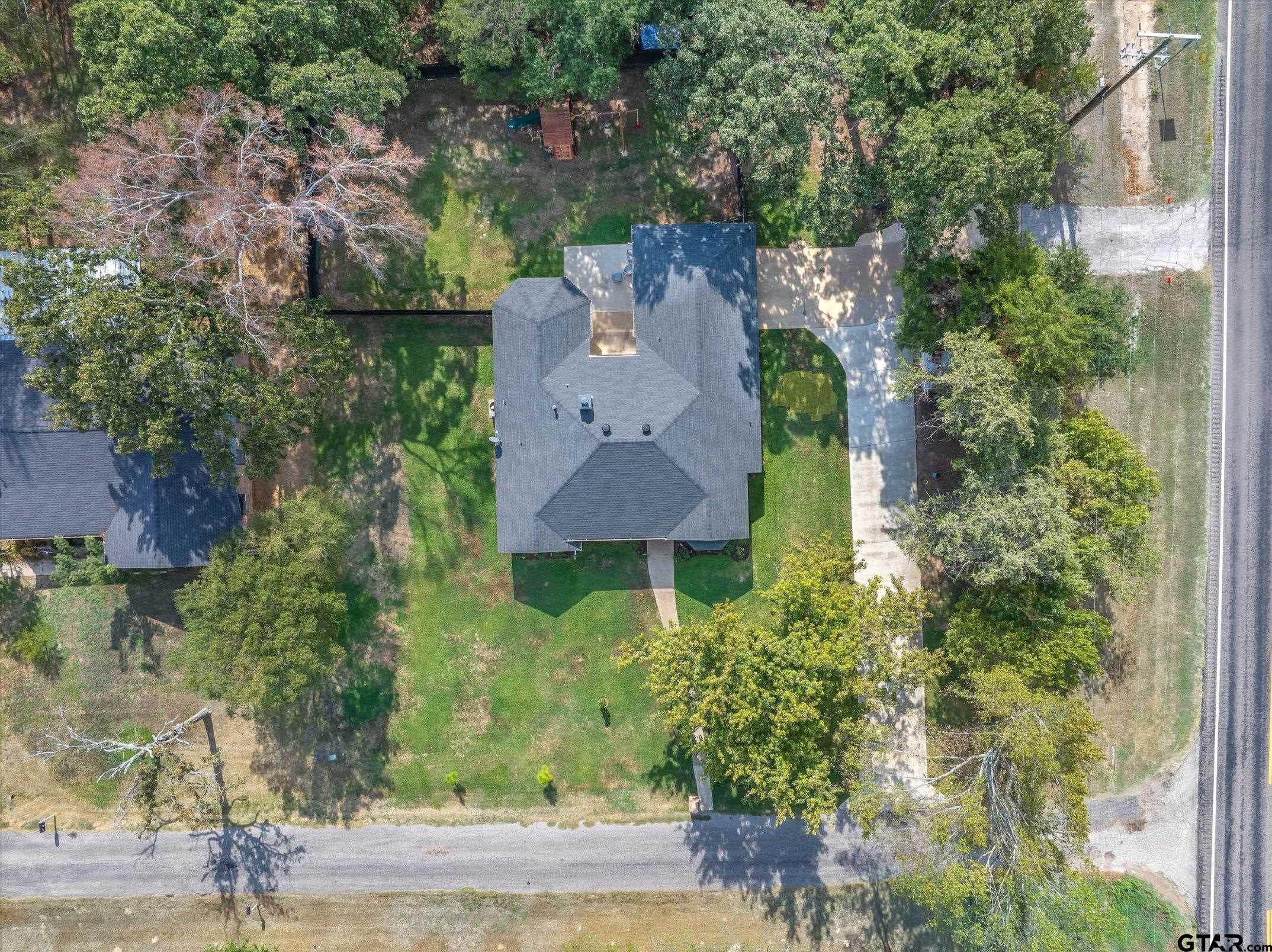 2 Bentwood Circle