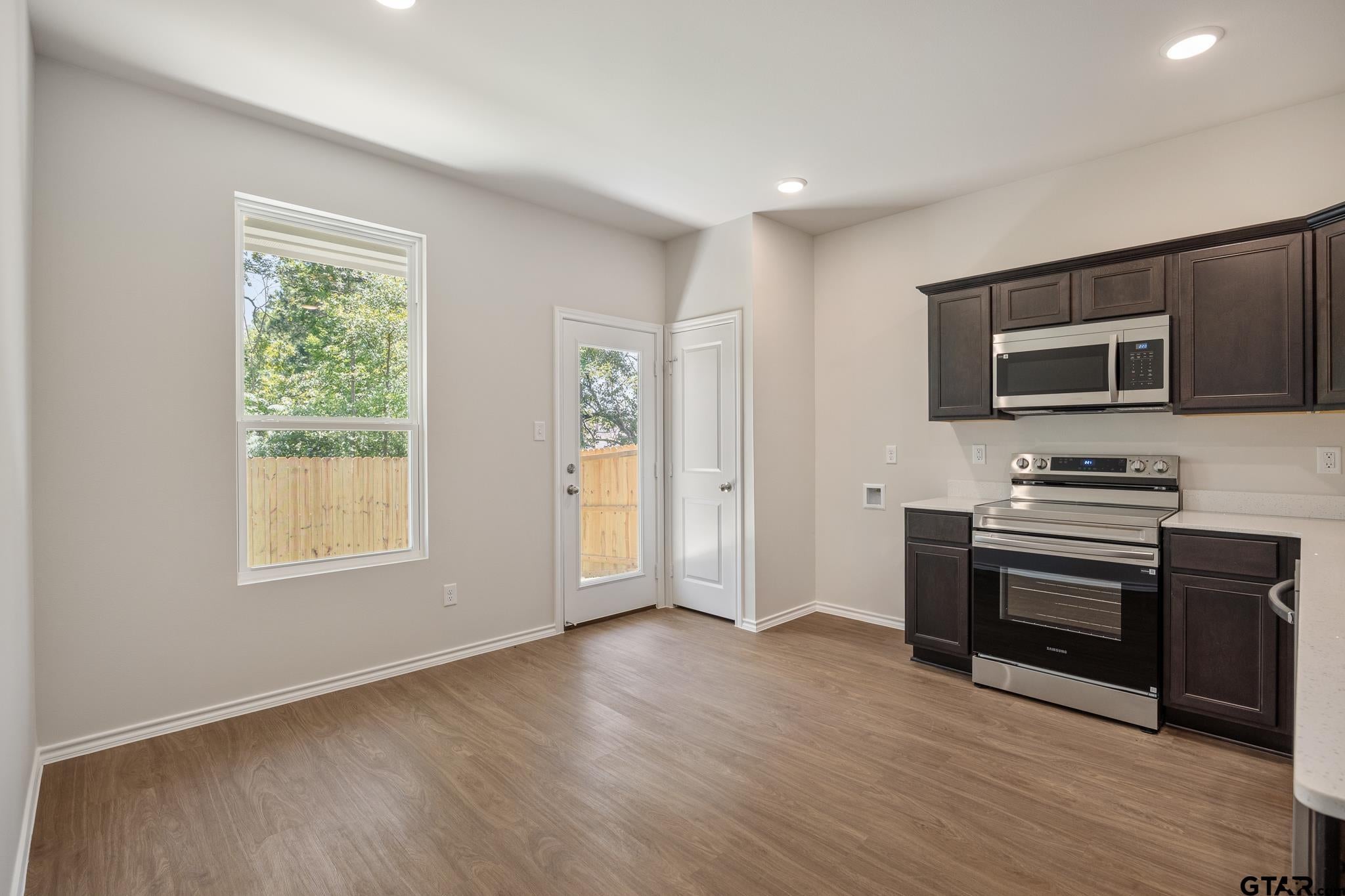 610 Park Central