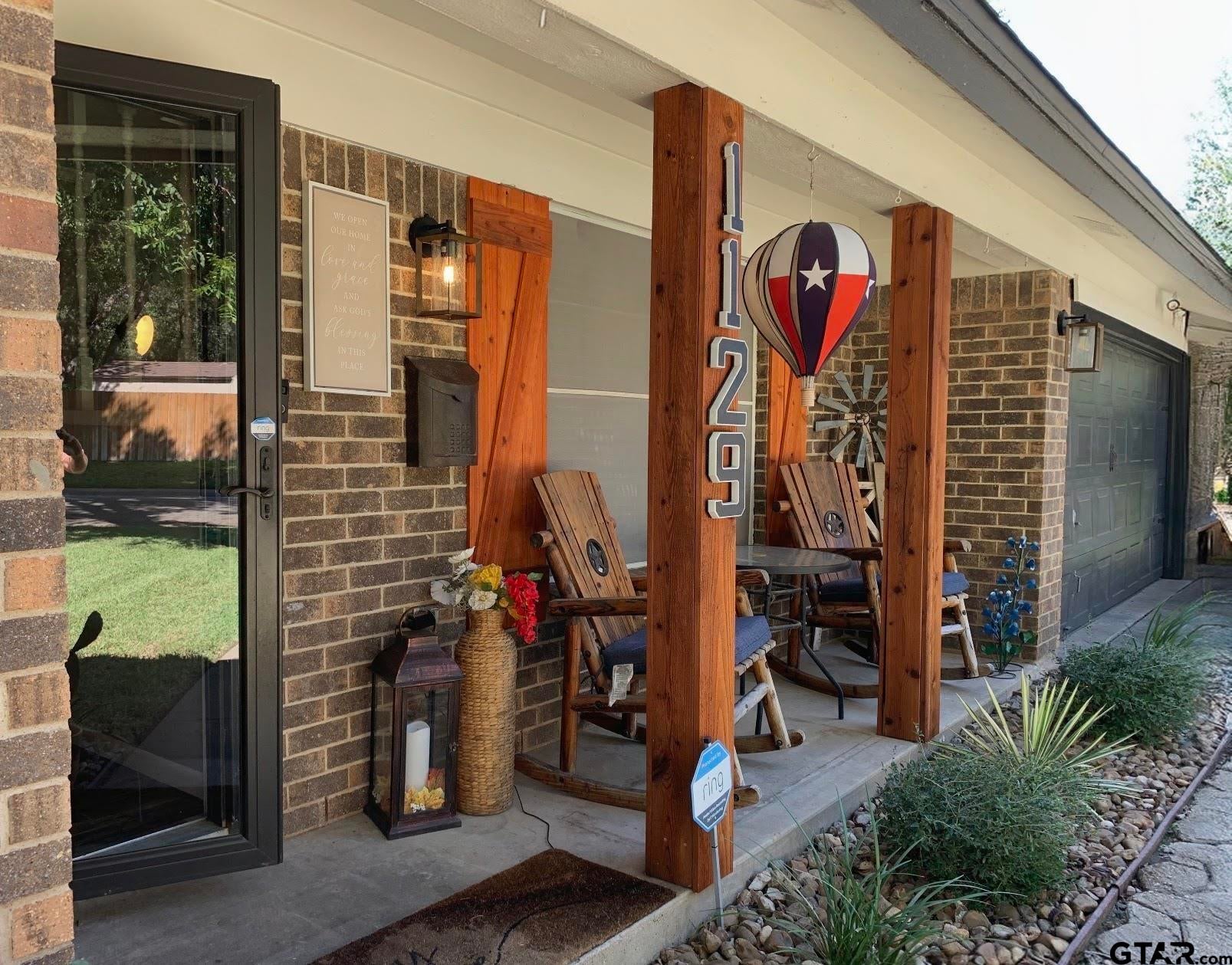 1129 Henson Dr