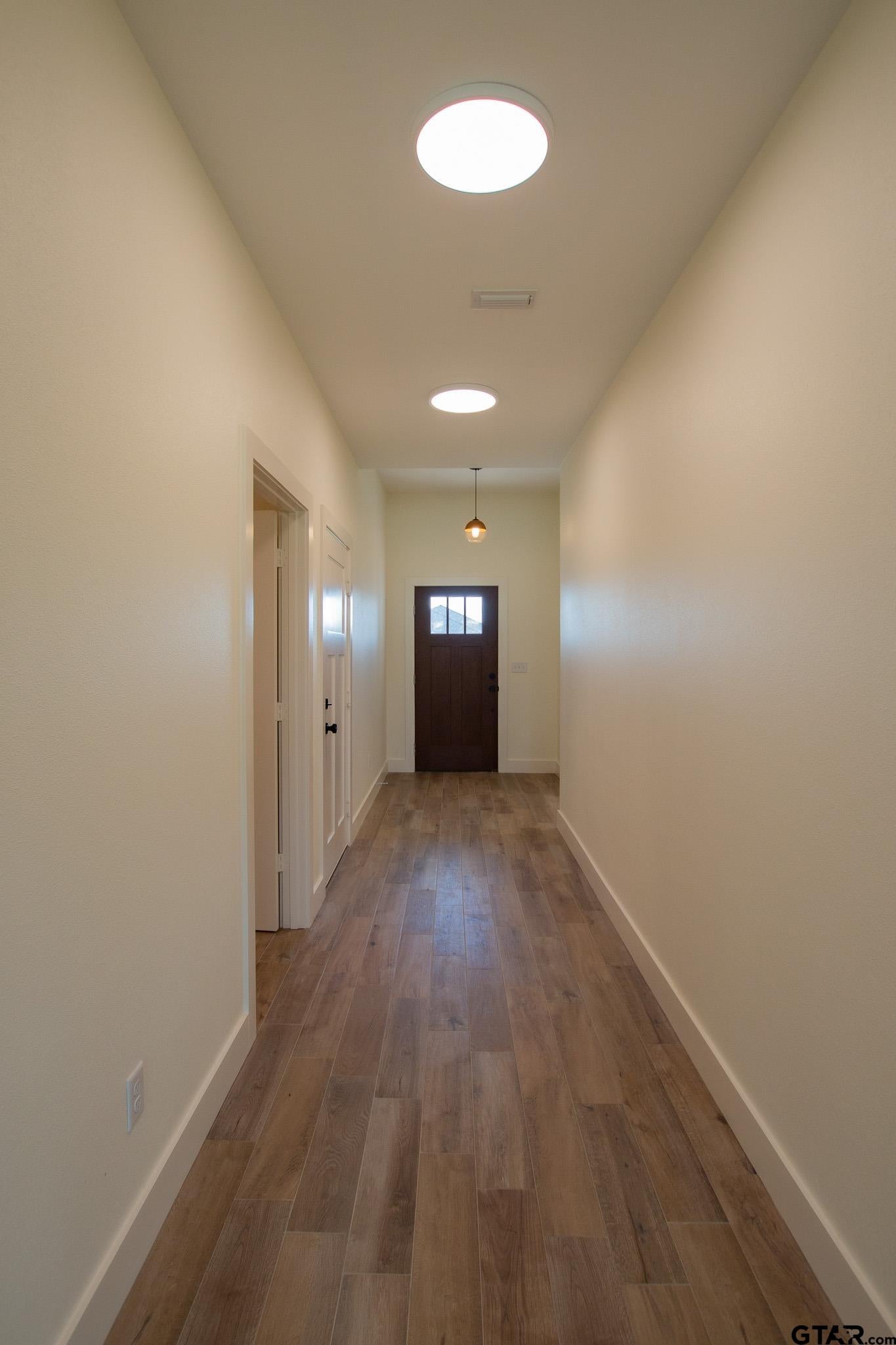 16518 Crossing Cir