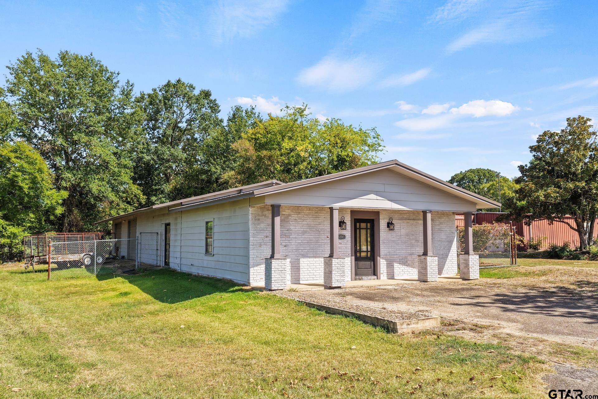 2200 N Washington