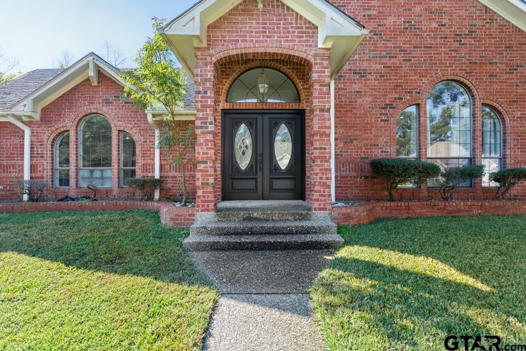 1603 OLD OAK DR