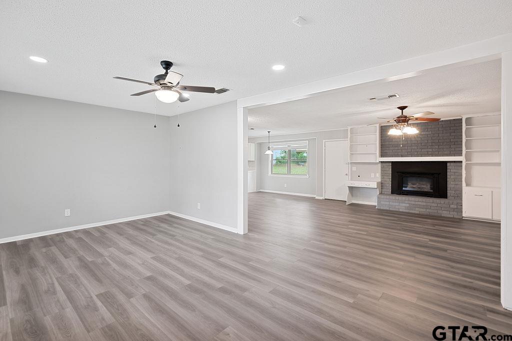 4116 Lakeshore