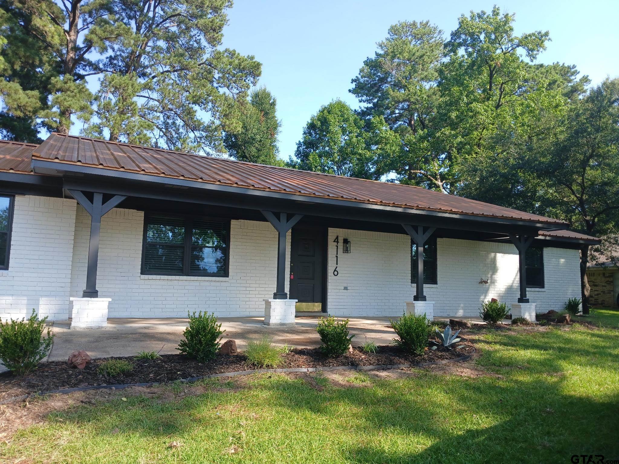 4116 Lakeshore