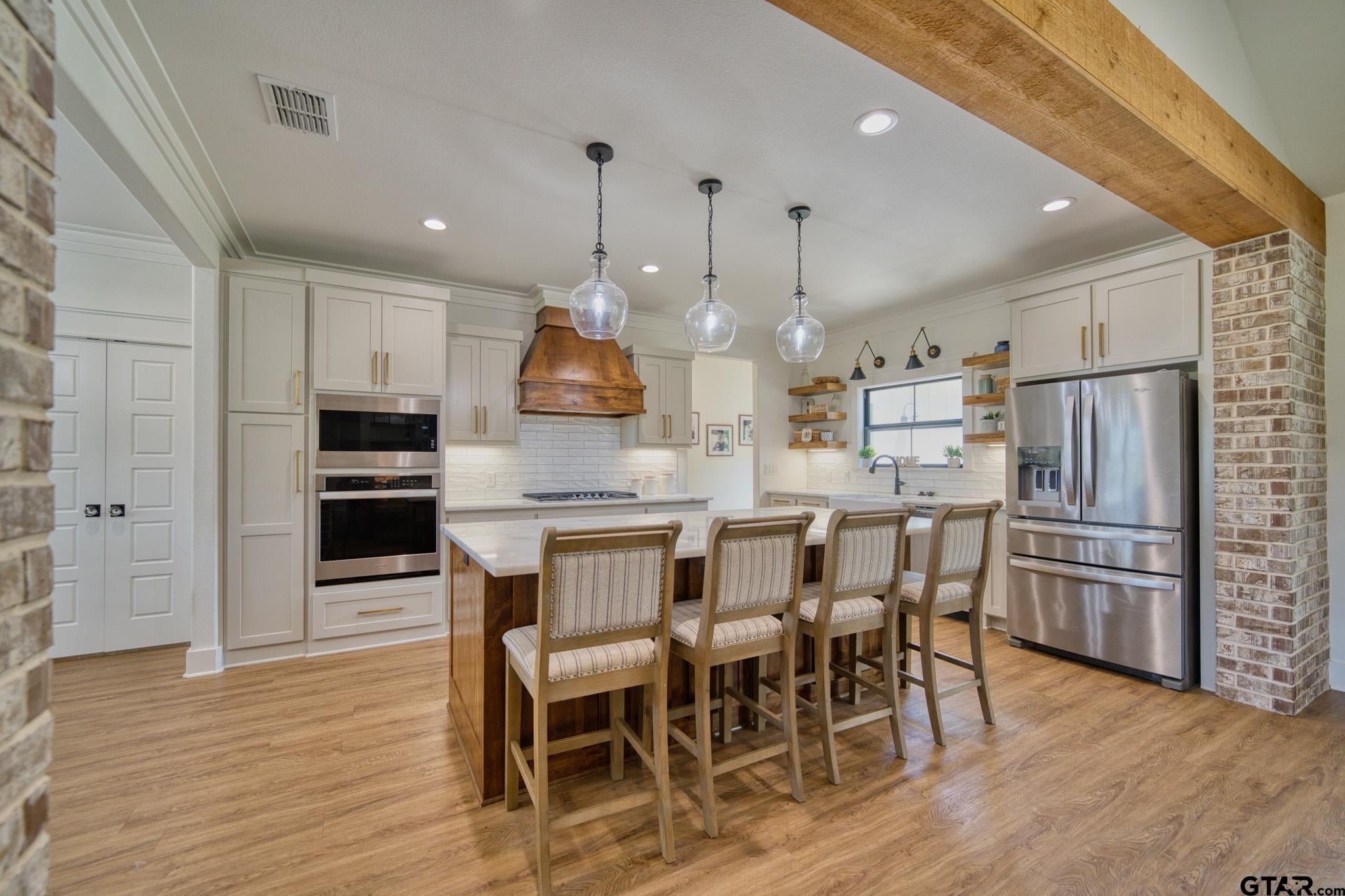 403 Eagle Court