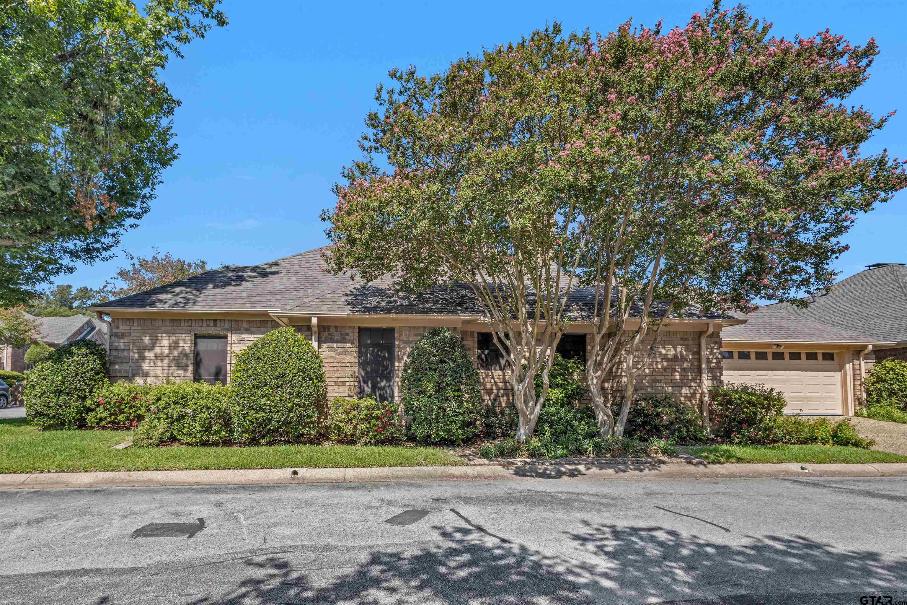 501 Hyde Park