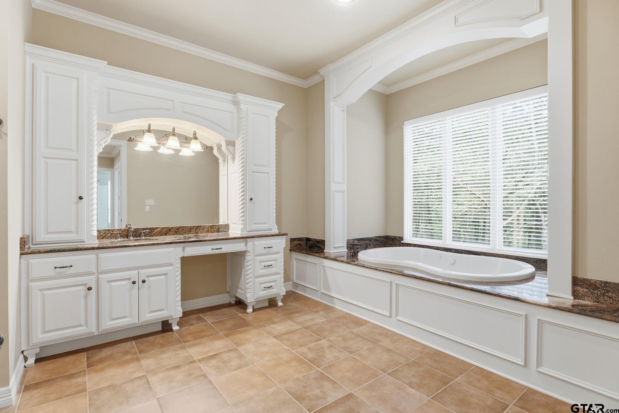 3814 Brighton Creek Cir, Tyler, TX, 75707, USA, 4 Bedrooms Bedrooms, ,6 BathroomsBathrooms,Residential,Active,3814 Brighton Creek Cir,26003206