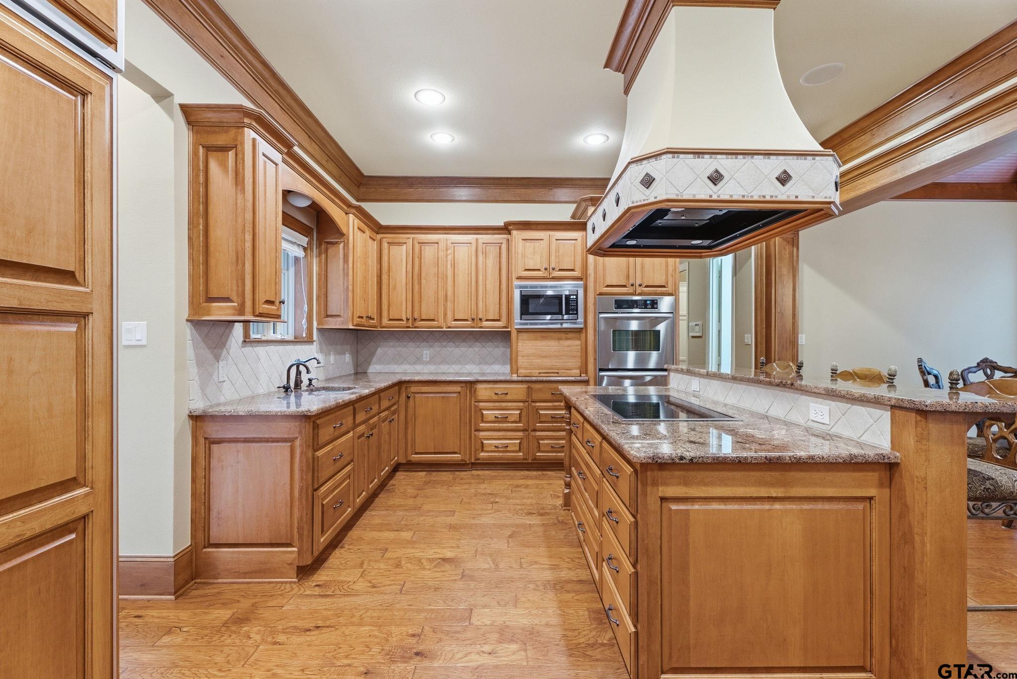 3814 Brighton Creek Cir, Tyler, TX, 75707, USA, 4 Bedrooms Bedrooms, ,6 BathroomsBathrooms,Residential,Active,3814 Brighton Creek Cir,26003206